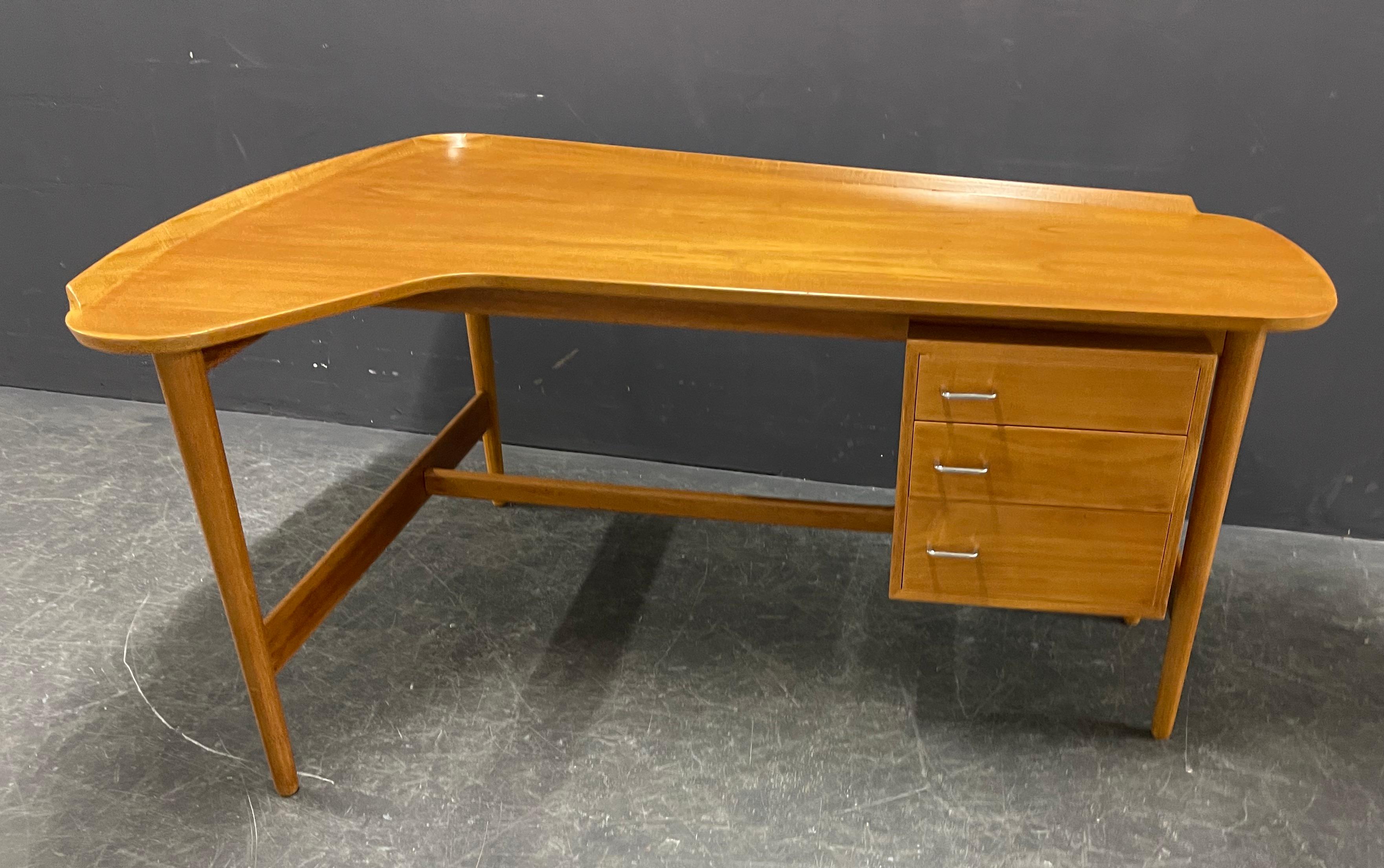Danish Very Rare BO85 Desk by Arne Vodder