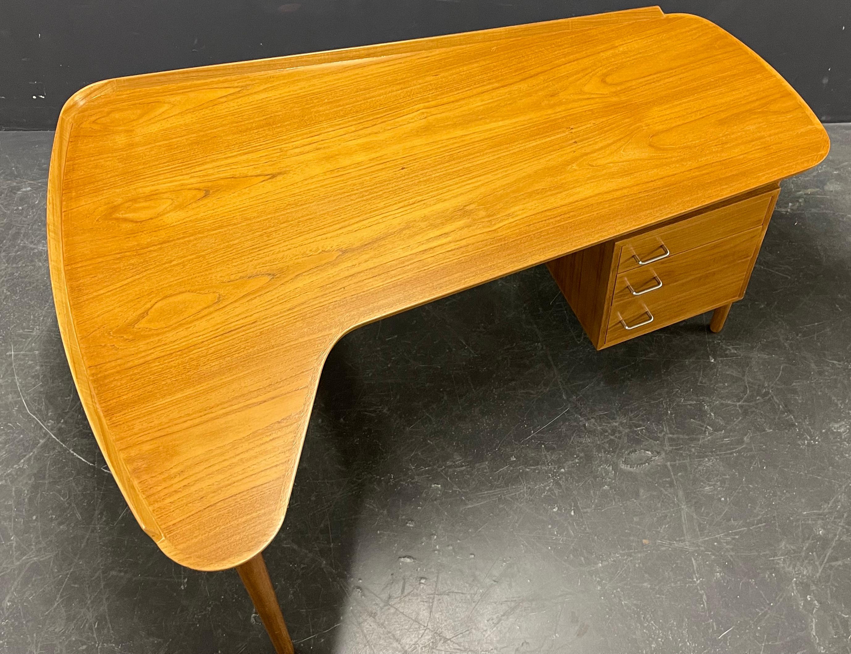 Very Rare BO85 Desk by Arne Vodder 2