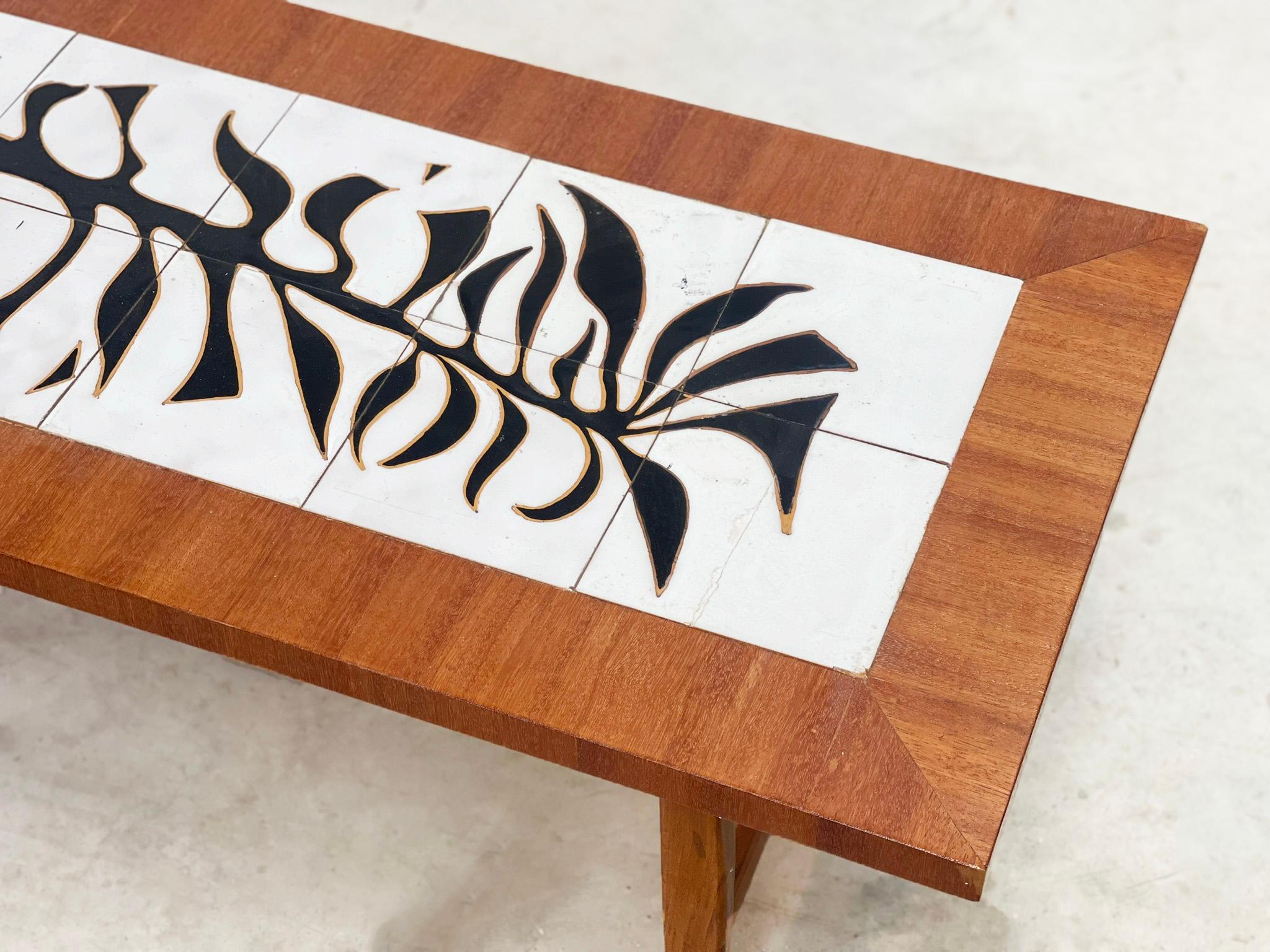 Wood Very rare brazillian Jean Gillon coffee table For Sale
