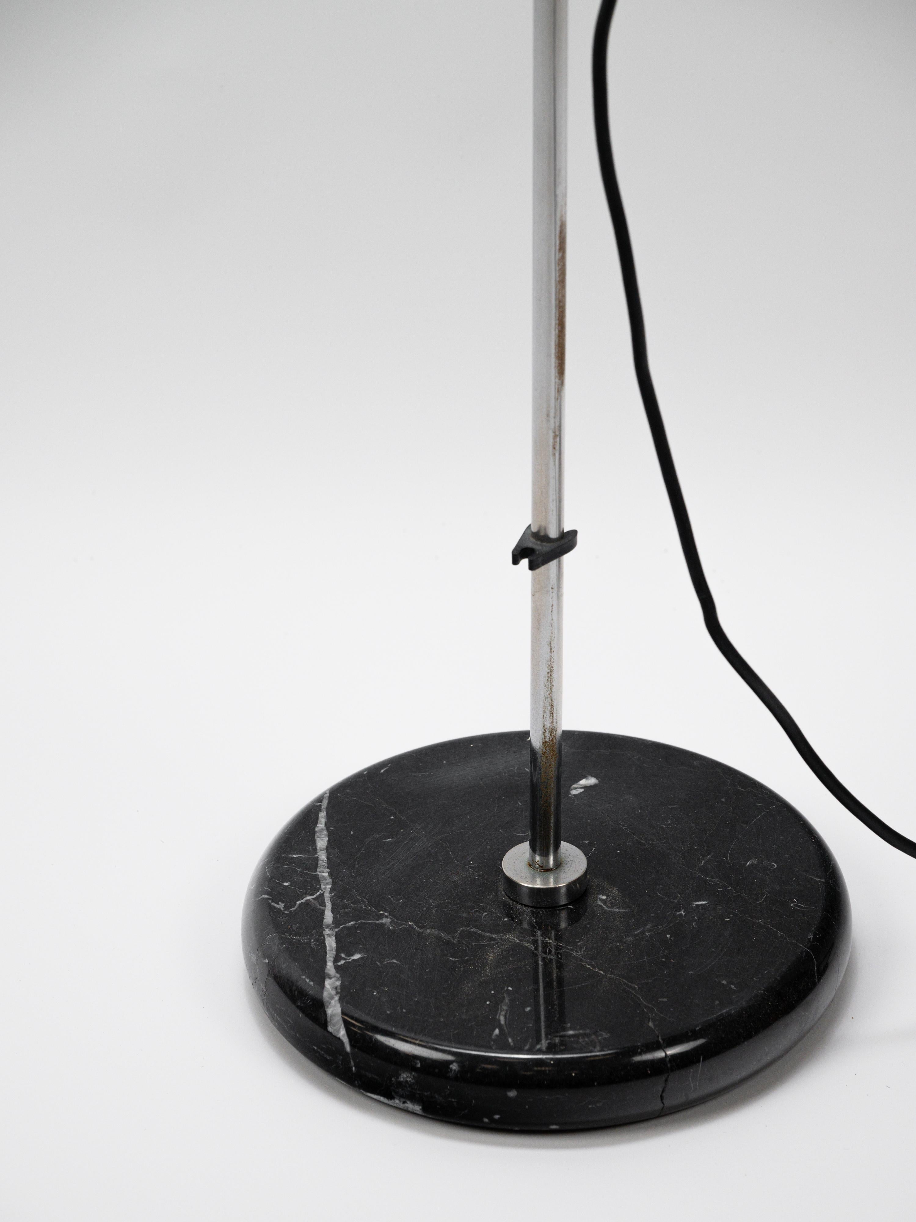 italien Très rare lampadaire Bruno Gecchelin pour Oluce circa 1970 en vente