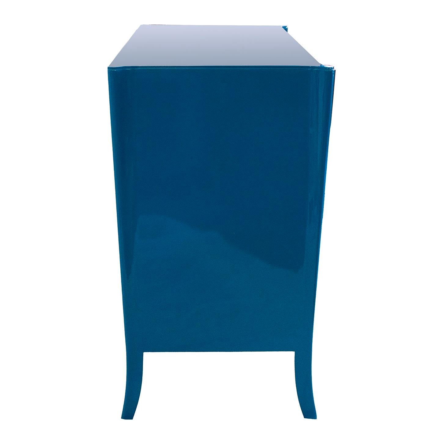 Very rare petite Brown Saltman Furniture Company for Cal-Mode chest, updated with a Laguna Blue lacquer. Brown Saltman Furniture Company, founded in 1941, was a collaboration of Paul Frankl and David Saltman. The Laguna Blue lacquer paint gives it