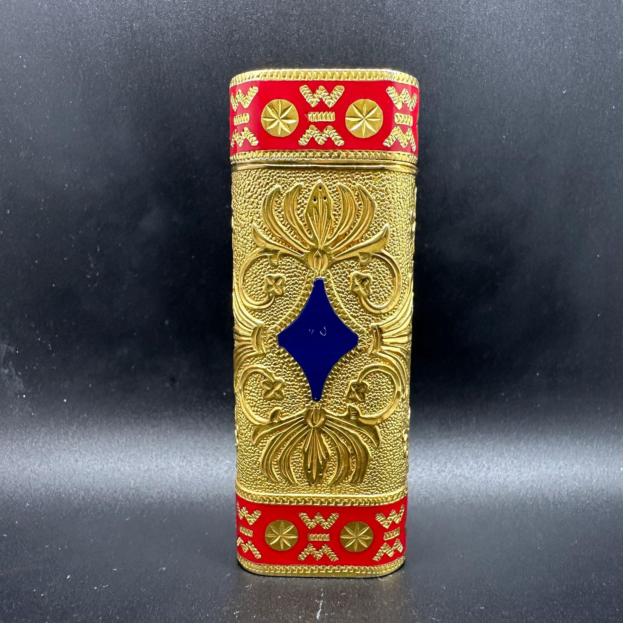 Baroque Very Rare Cartier “Royking” 18k Gold & Lacquer Vintage Lighter 