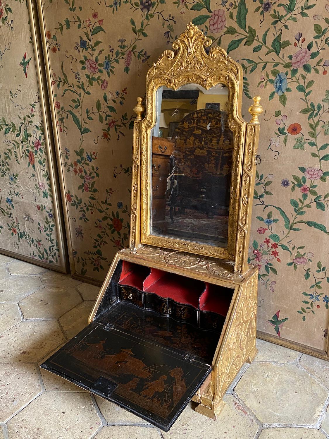 Very Rare Carved Gilt Gesso Dressing Mirror, circa 1710-1720 For Sale 5
