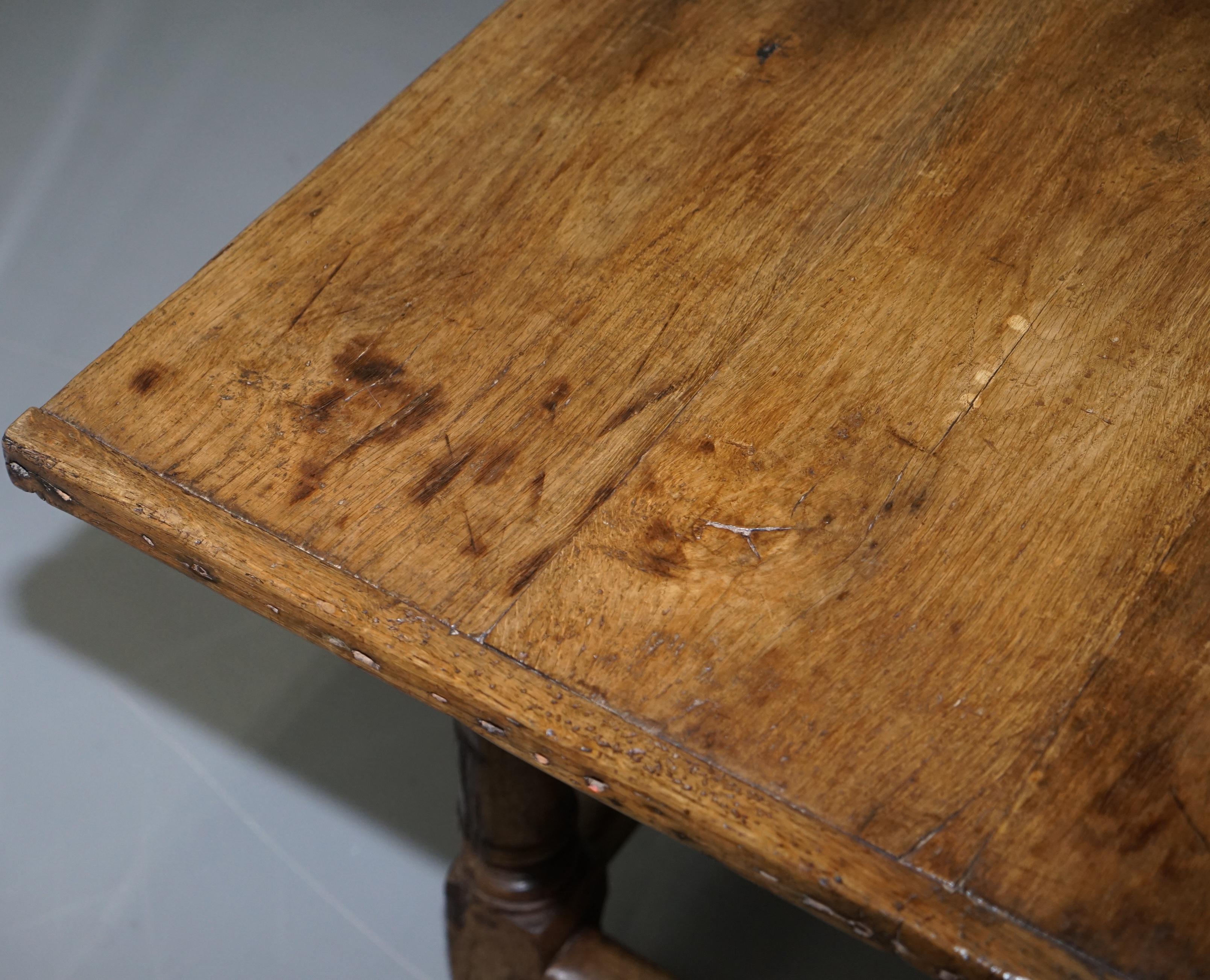 Très rare table de salle à manger de réfectoire en chêne Charles I 1630, Plaish Hall Shropshire en vente 3