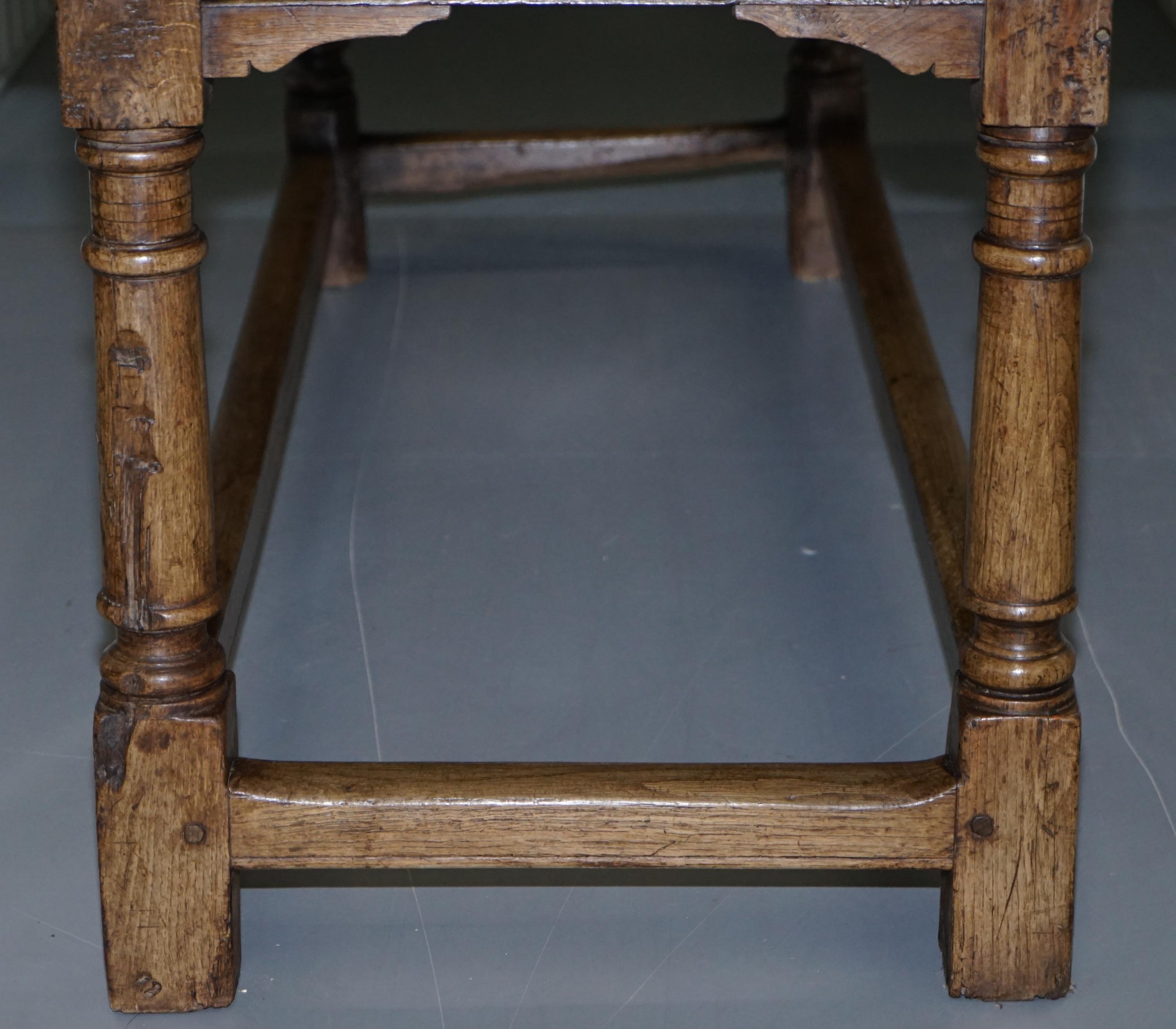 Très rare table de salle à manger de réfectoire en chêne Charles I 1630, Plaish Hall Shropshire en vente 10