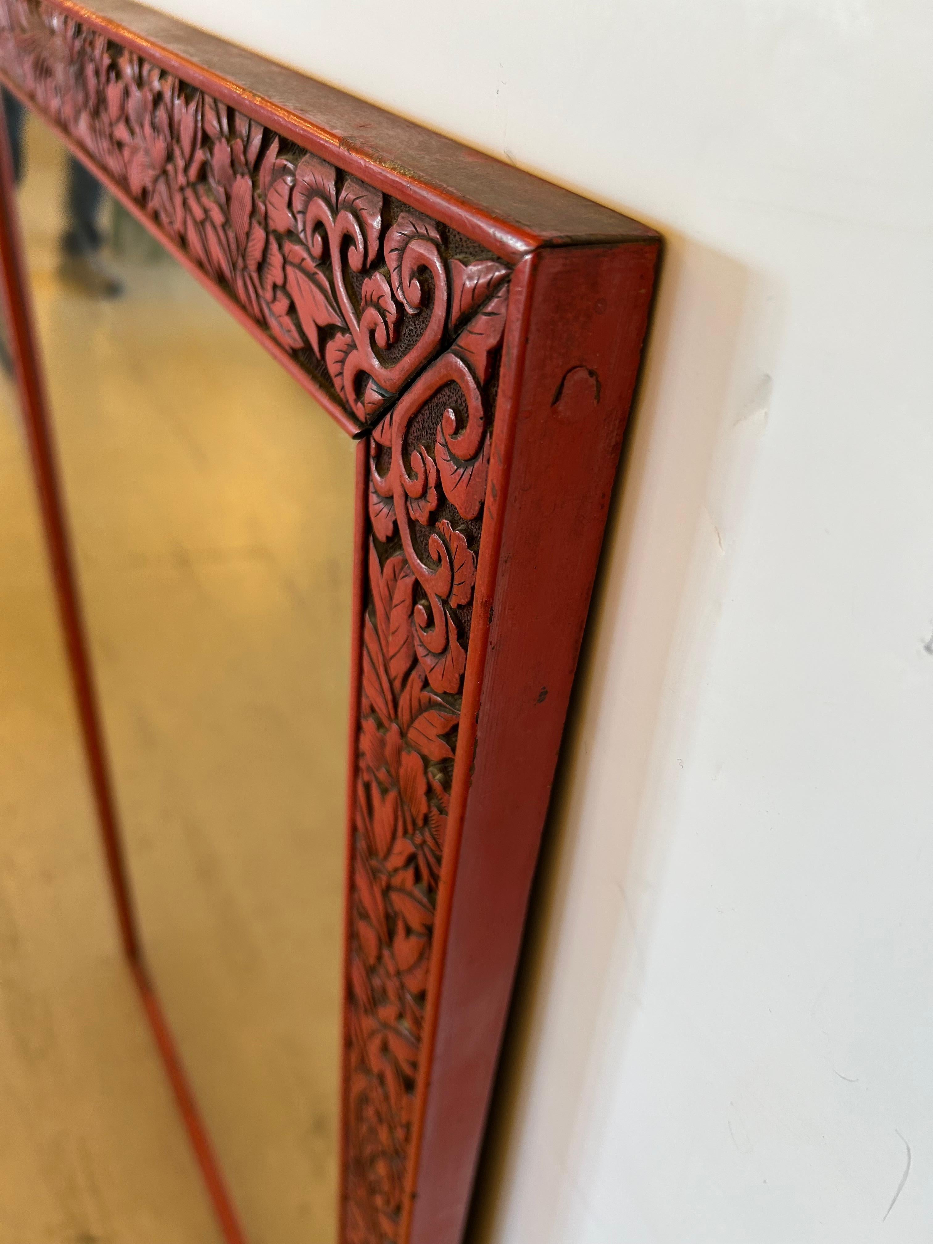 Très rare miroir chinois rectangulaire Cinnabar en bois sculpté avec oiseaux en vente 4