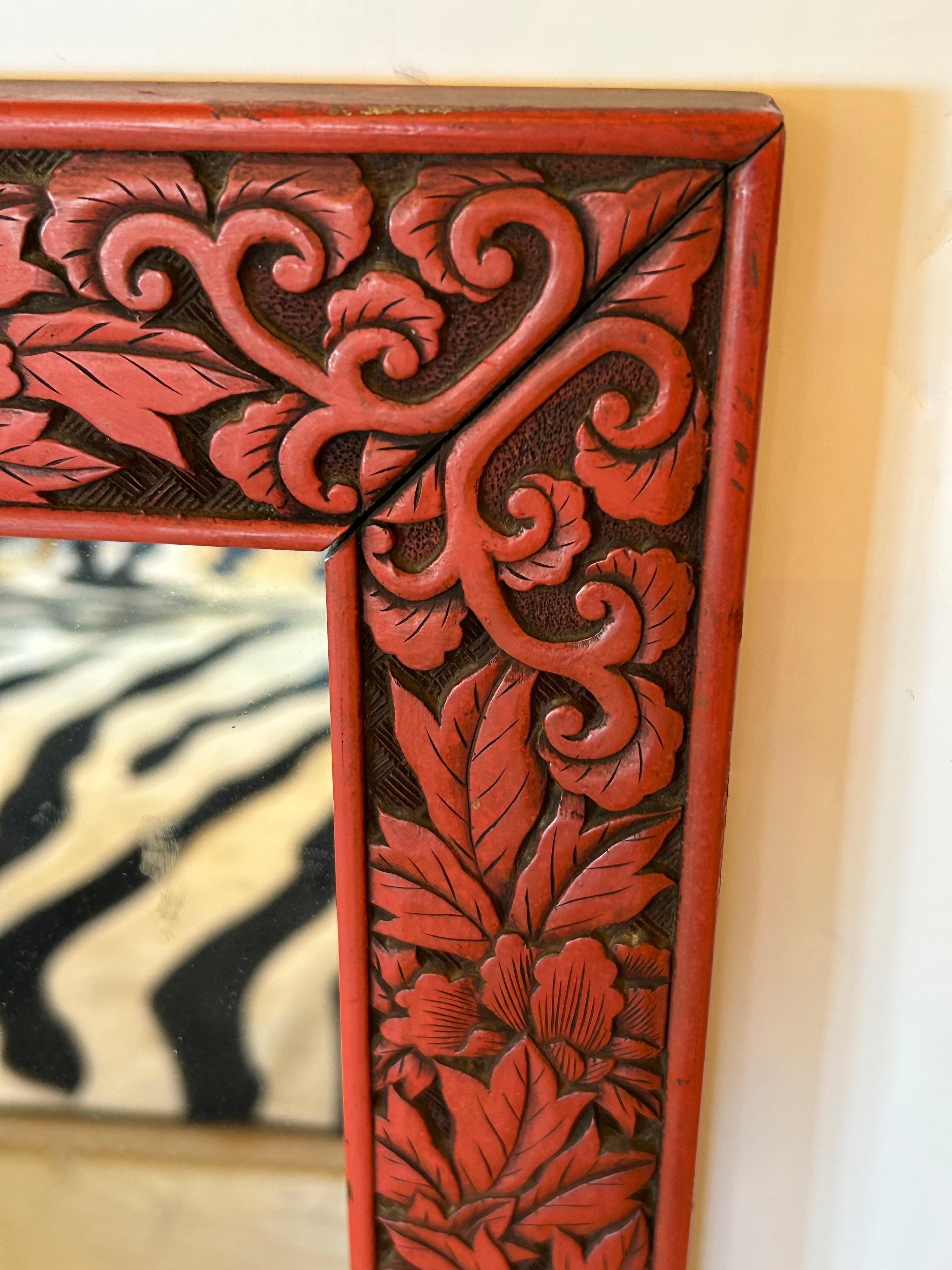 Très rare miroir chinois rectangulaire Cinnabar en bois sculpté avec oiseaux en vente 1