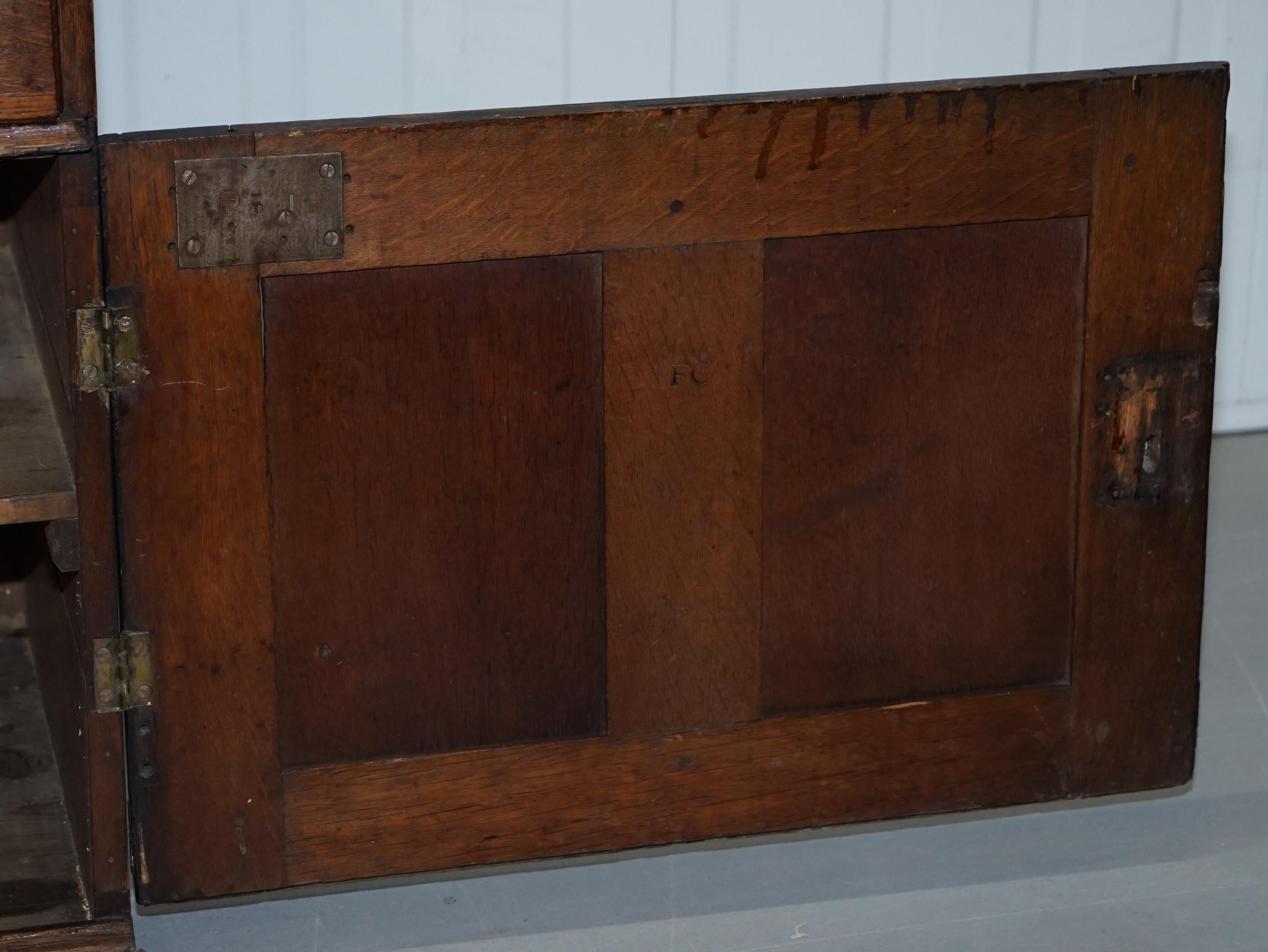 Très rare circa 1740 Continental Arched Top Oak Dresser Cupboard Cabinet Drawers en vente 13