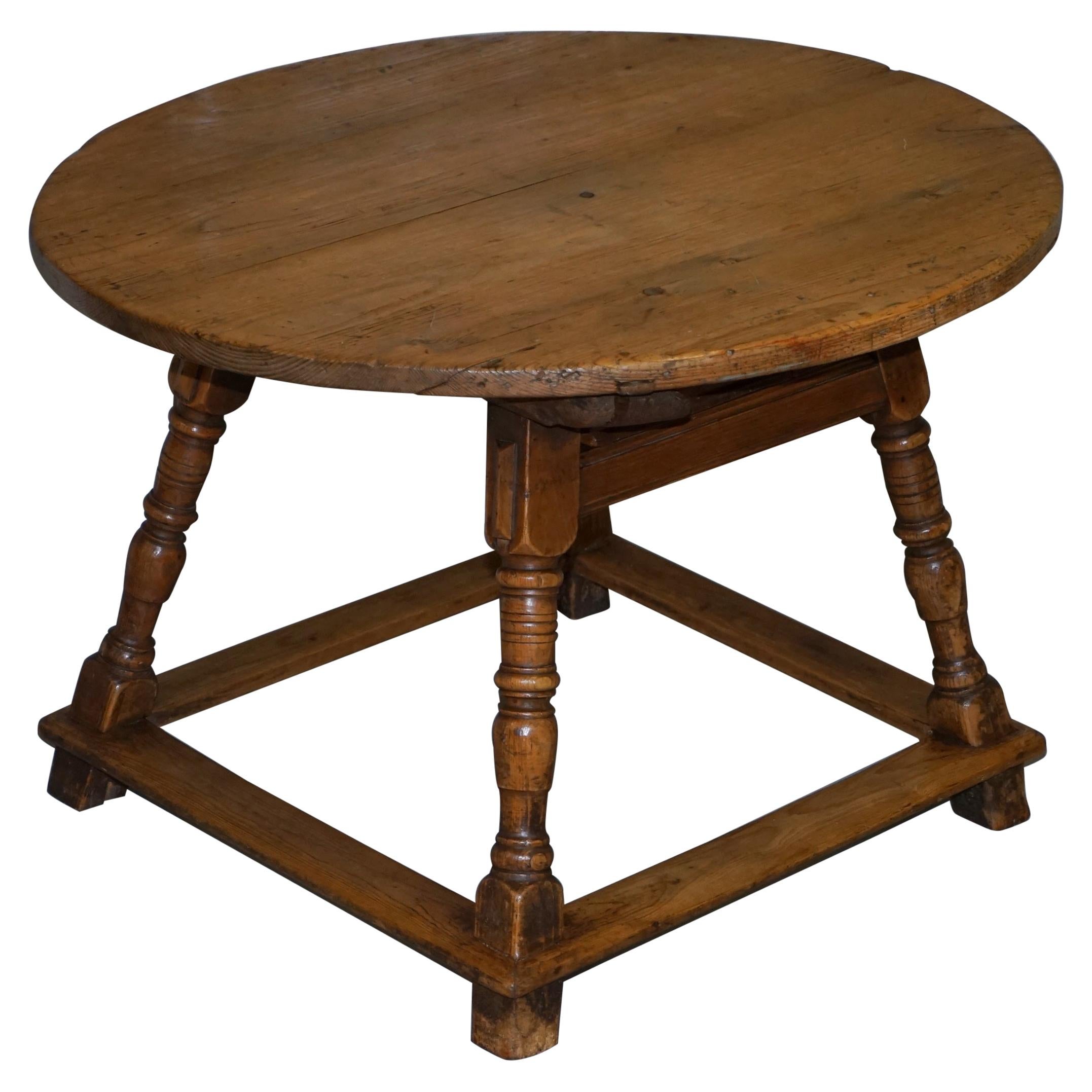 Very Rare circa 1780 Country House Pine Round Dining Table Large Single-Drawer
