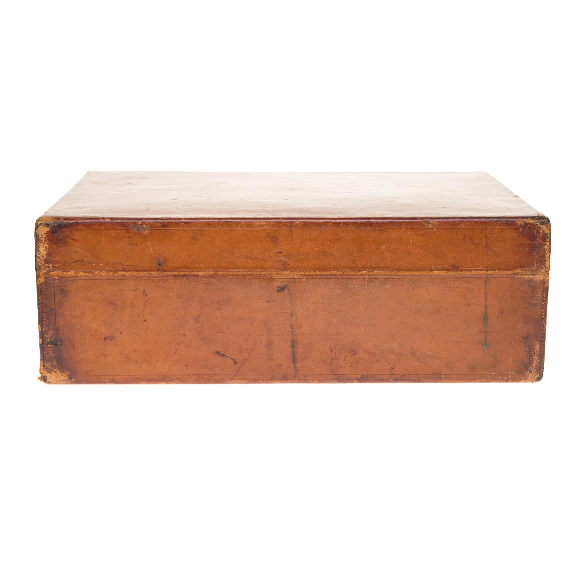VERY RARE/COLLECTIBLE/ Louis Vuitton Suitcase-Vanity in brown calf 8