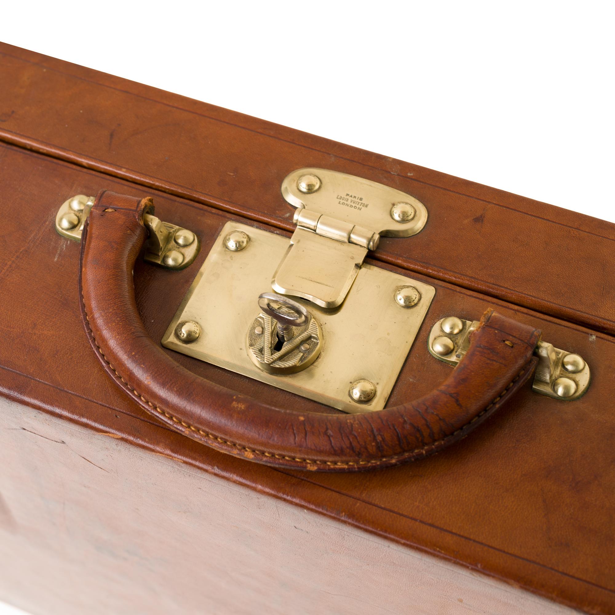 VERY RARE/COLLECTIBLE/ Louis Vuitton Suitcase-Vanity in brown calf 2