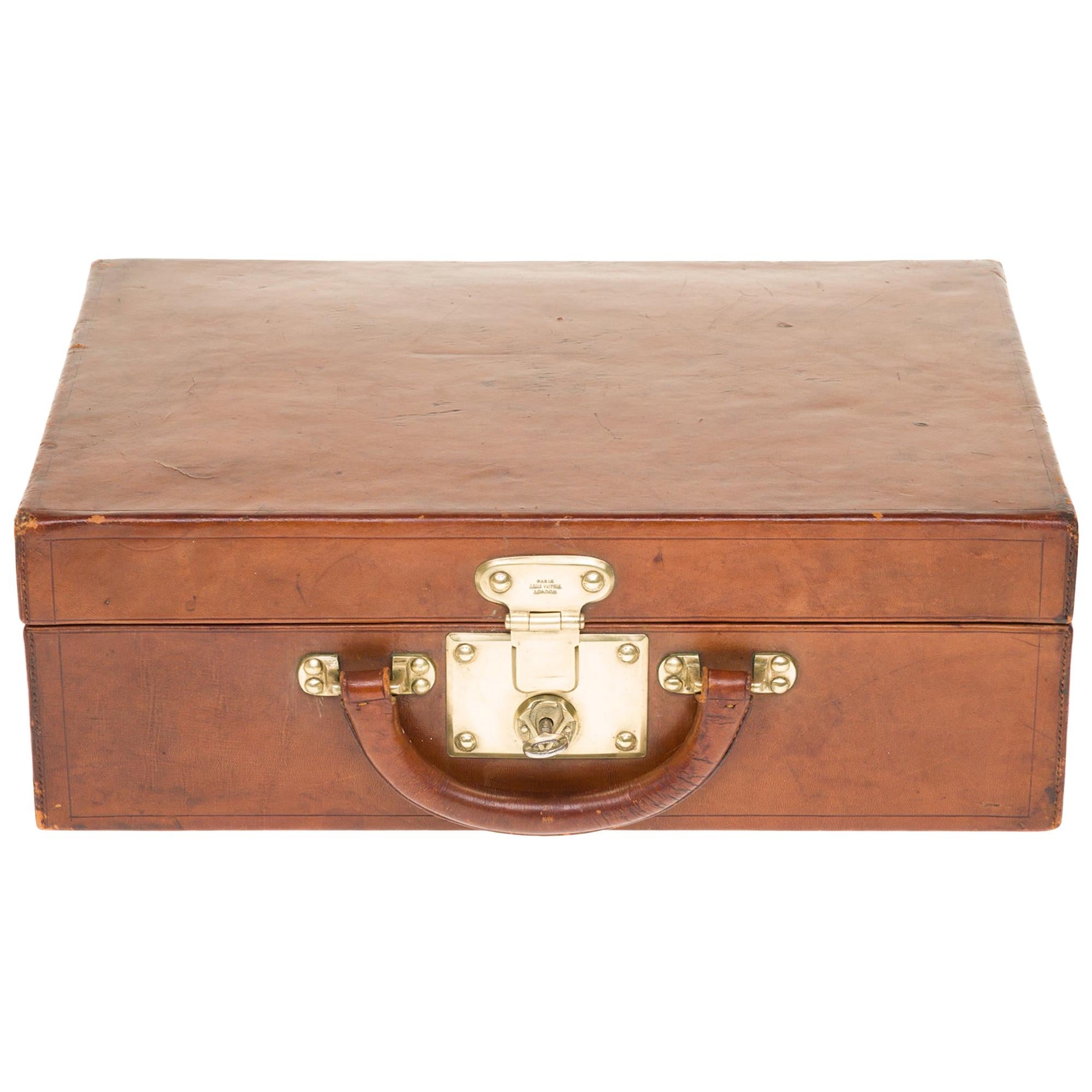 VERY RARE/COLLECTIBLE/ Louis Vuitton Suitcase-Vanity in brown calf