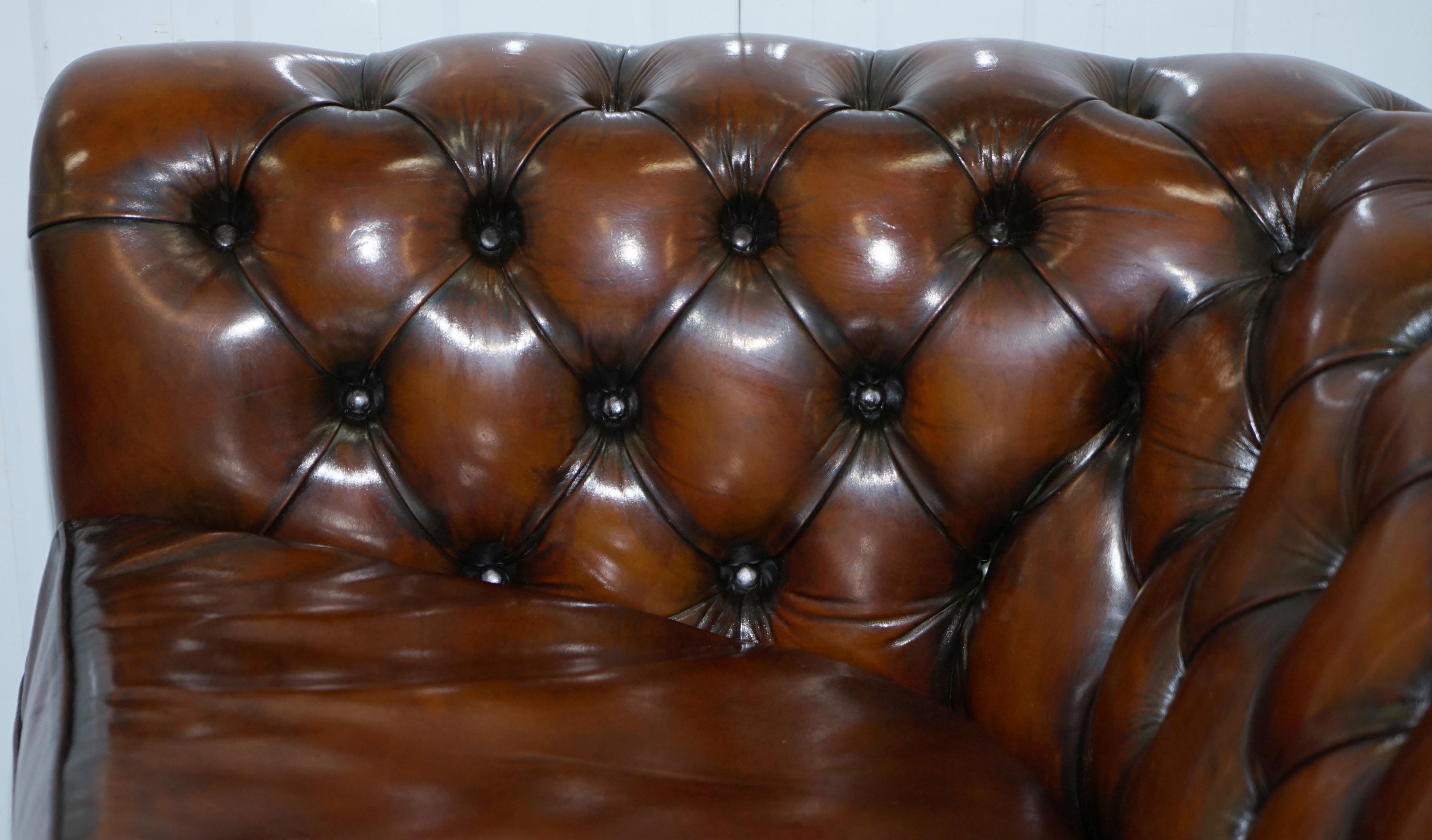 Very Rare Curved Front Fully Restored Cigar Brown Leather Chesterfield Club Sofa 8