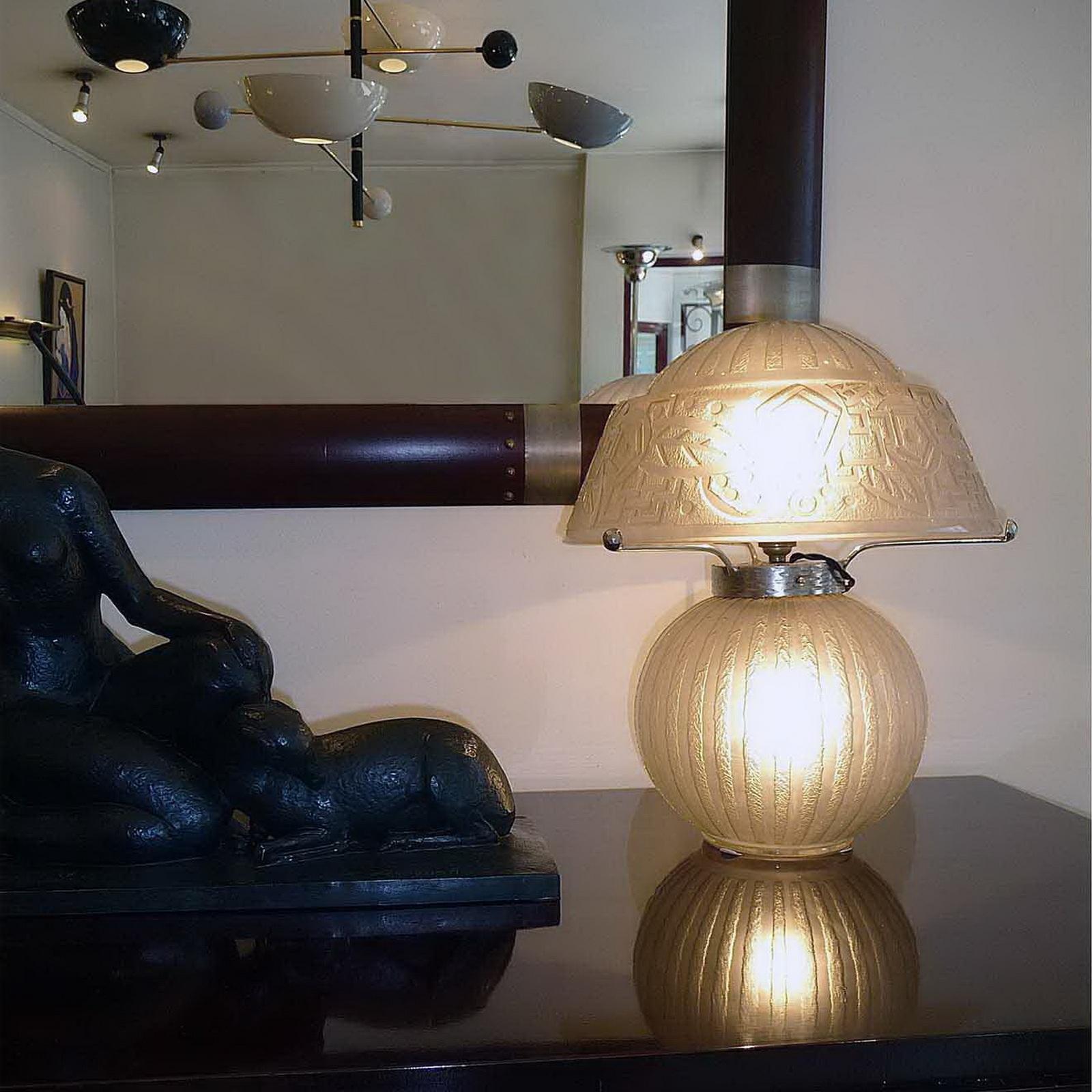 Rarísima lámpara de sobremesa Art Déco Daum Nancy en venta 6