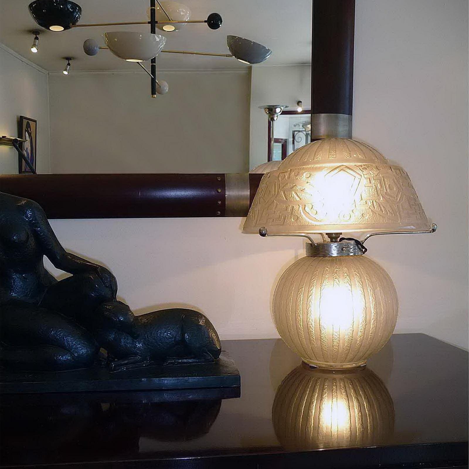 French Very Rare Daum Nancy Art Deco Table Lamp For Sale