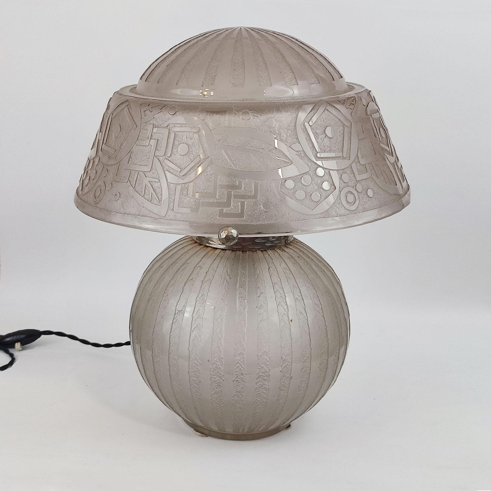 Mid-20th Century Very Rare Daum Nancy Art Deco Table Lamp For Sale