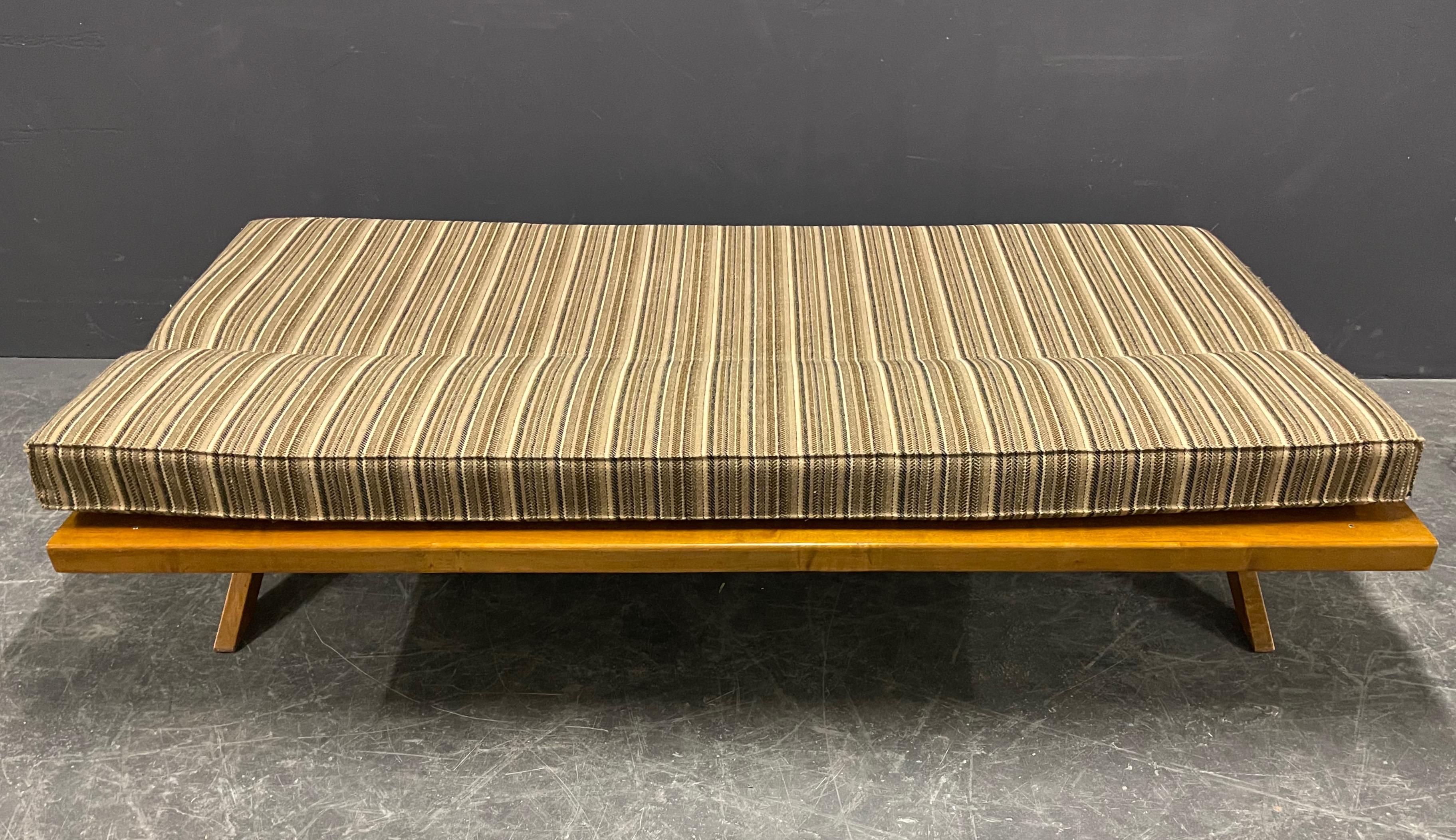 Fabric Very Rare Daybed by Domus / Schwaigheim For Sale