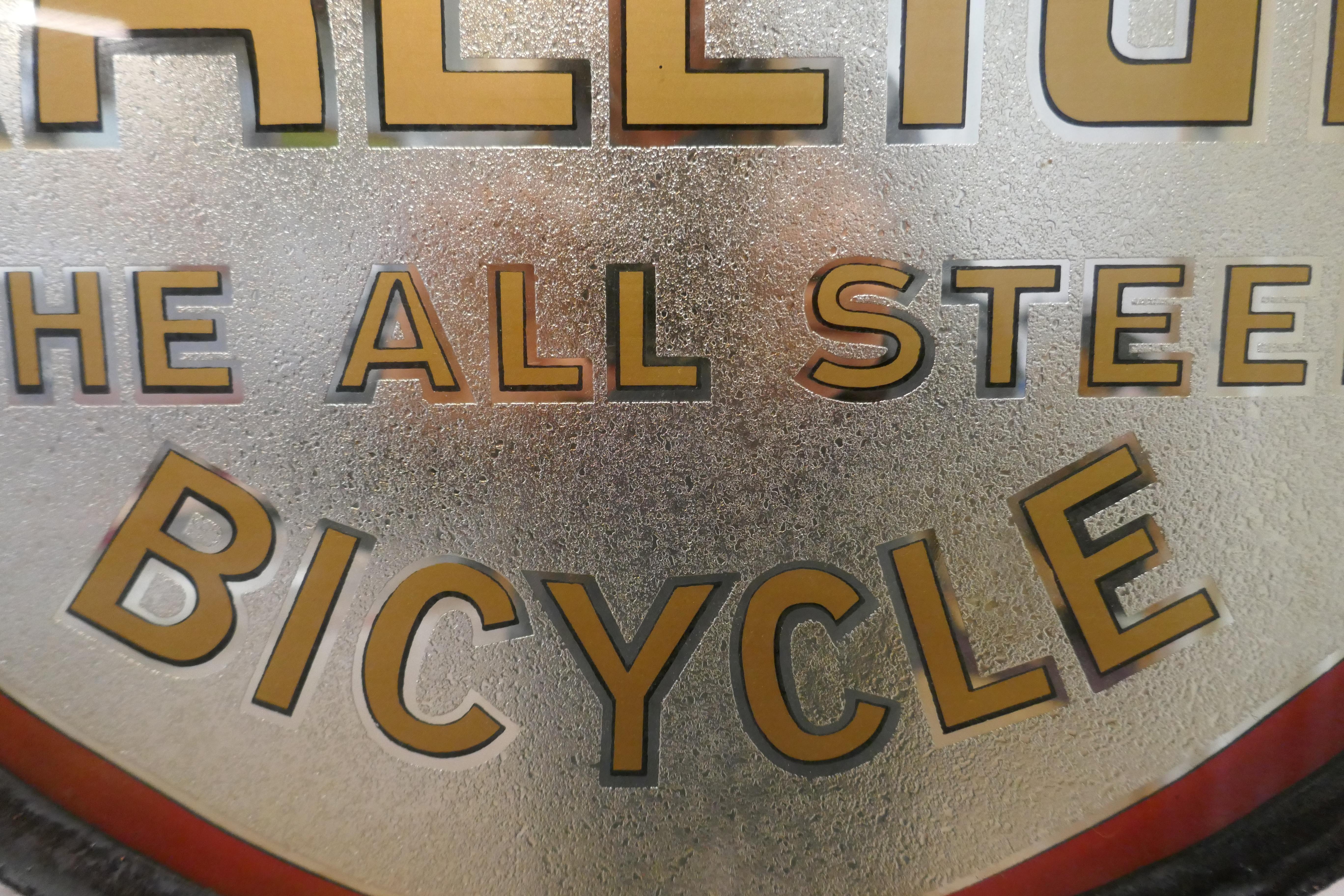 Très rare panneau publicitaire de magasin de vélo en verre double face de type Raleigh Bon état - En vente à Chillerton, Isle of Wight