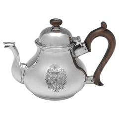 Very rare early 18th century English silver teapot hallmarked in London in 1725