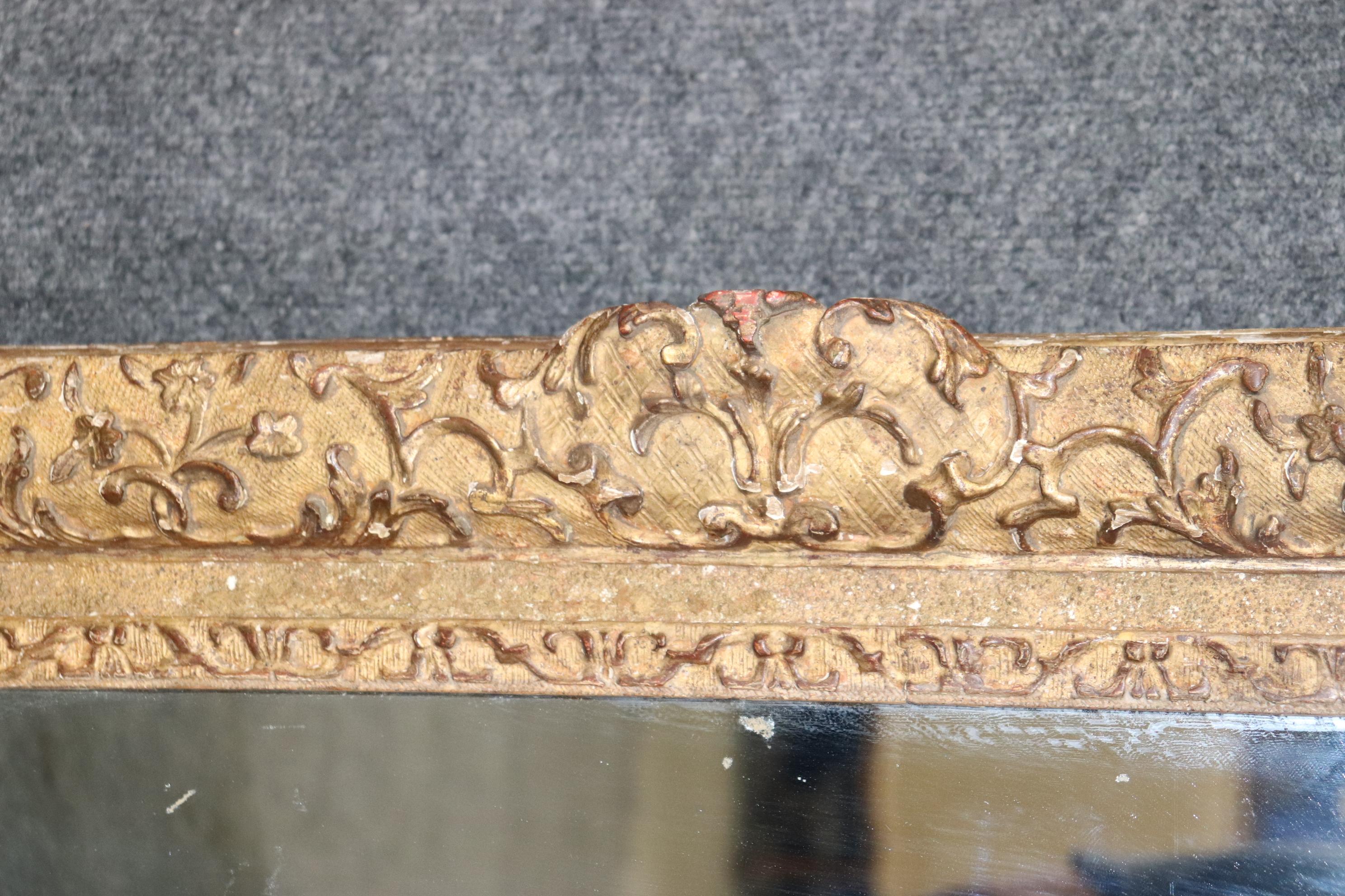 Very Rare early 18th Century Period French Louis XIV Giltwood Mirror with Birds For Sale 3