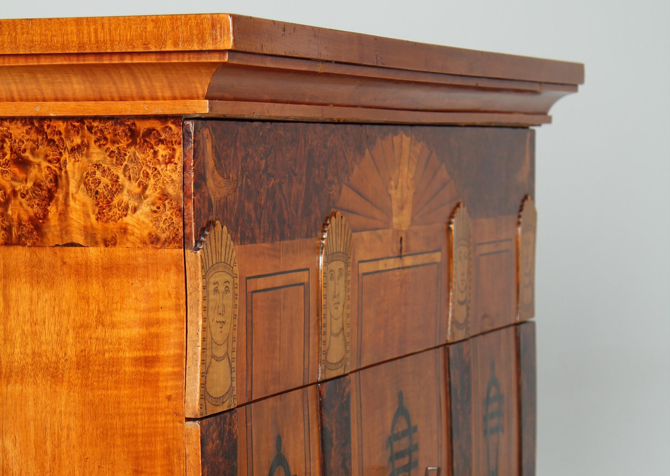 Rarissima cassettiera Biedermeier dei primi del XIX secolo proveniente dal Castello di Carlsruhe in vendita 4