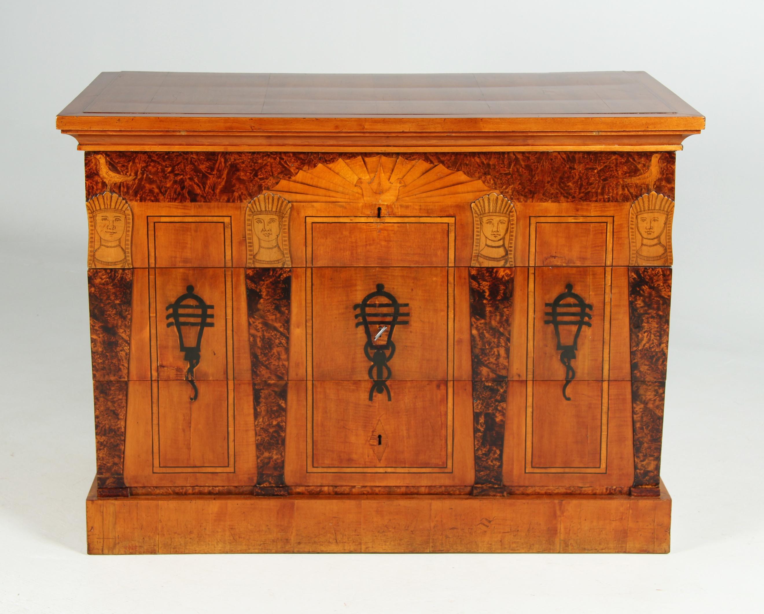 Acero Rarissima cassettiera Biedermeier dei primi del XIX secolo proveniente dal Castello di Carlsruhe in vendita