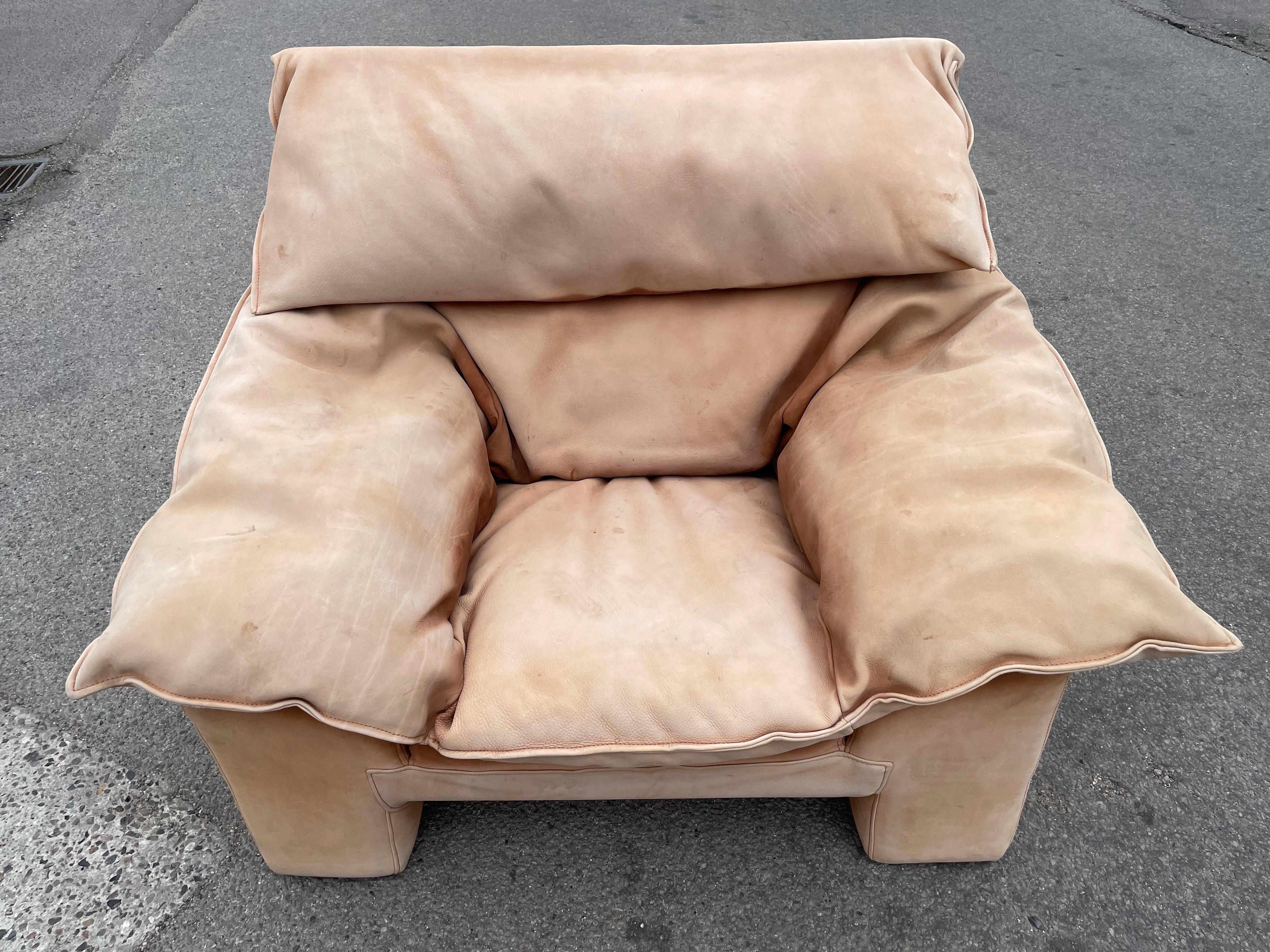 Einzigartiger Monza-Sessel von Jens Juul Eilersen. Ein großartiger Loungesessel, auf dem man dank seiner Größe in jeder Position sitzen und entspannen kann

Der großartige Monza Sessel, ein Meisterwerk des dänischen Designs, wurde von dem berühmten