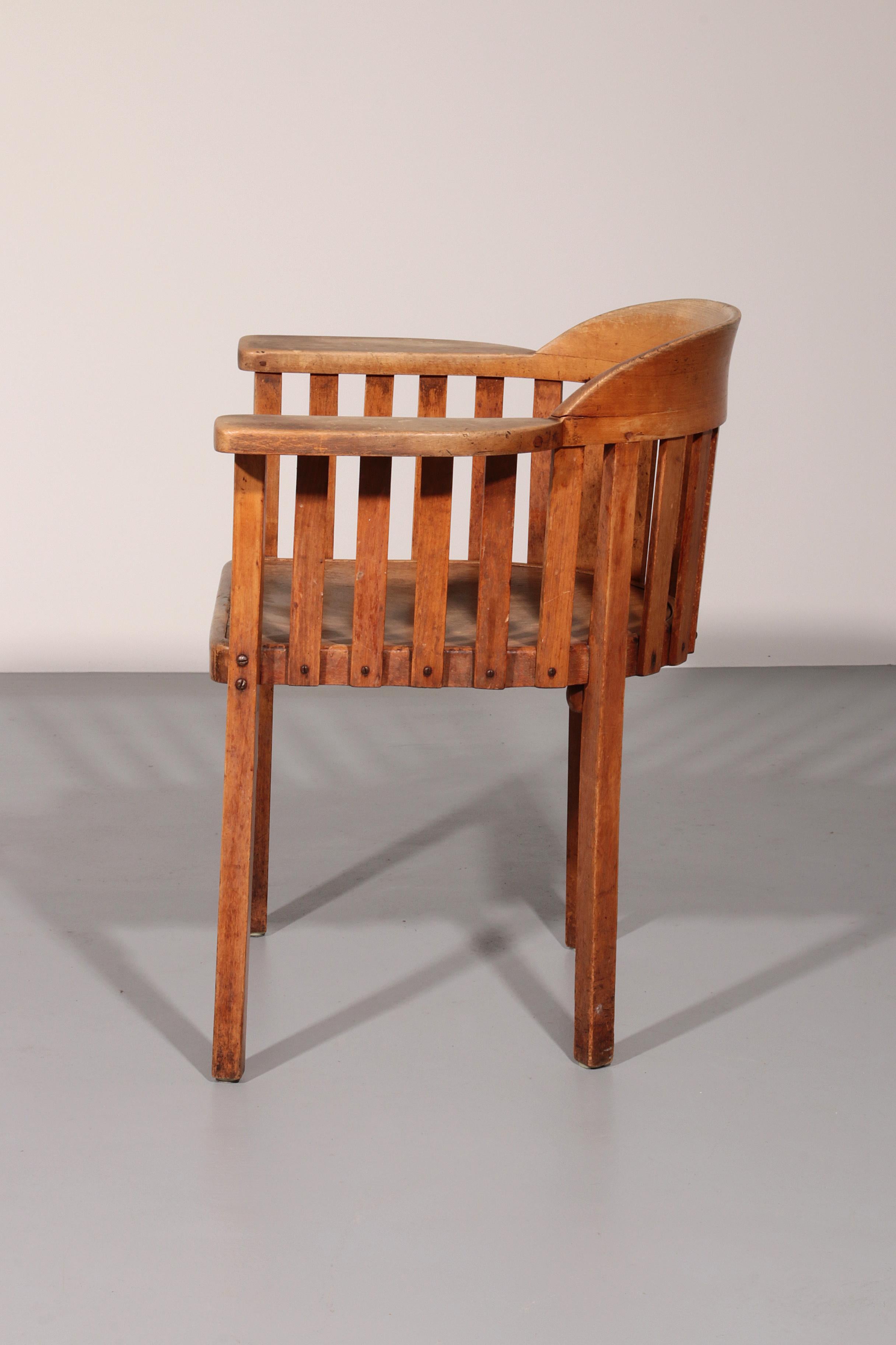 Very rare Elephant Desk Chair by Josef Hoffmann for J&J Kohn In Good Condition For Sale In Oirlo, LI