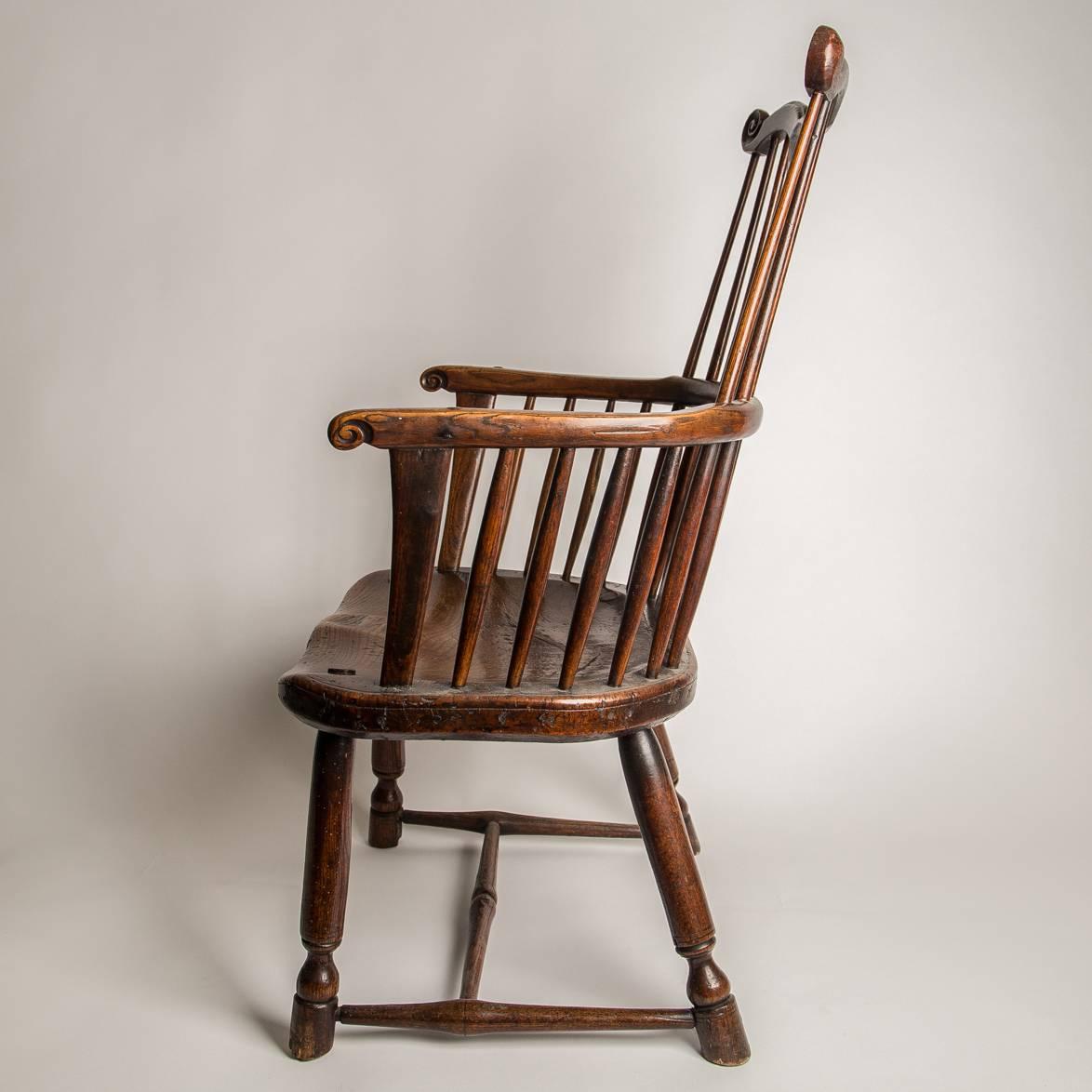 Thames Valley Fruitwood and Elm Windsor Chair, Early 18th Century 3