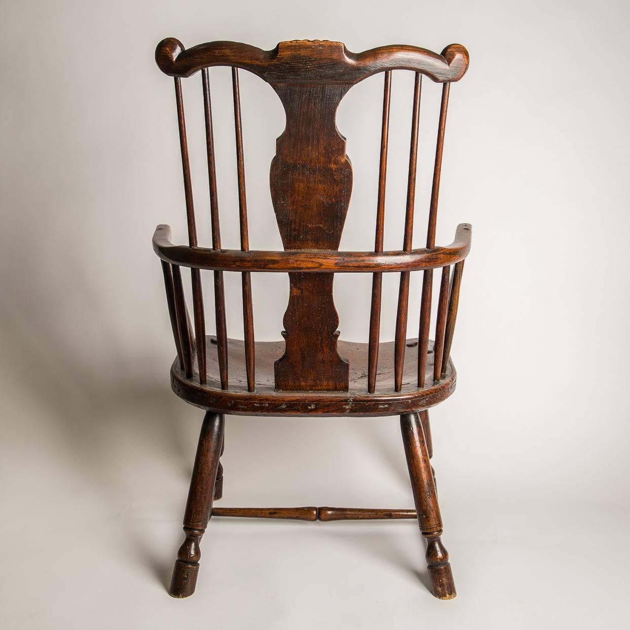 Queen Anne Thames Valley Fruitwood and Elm Windsor Chair, Early 18th Century