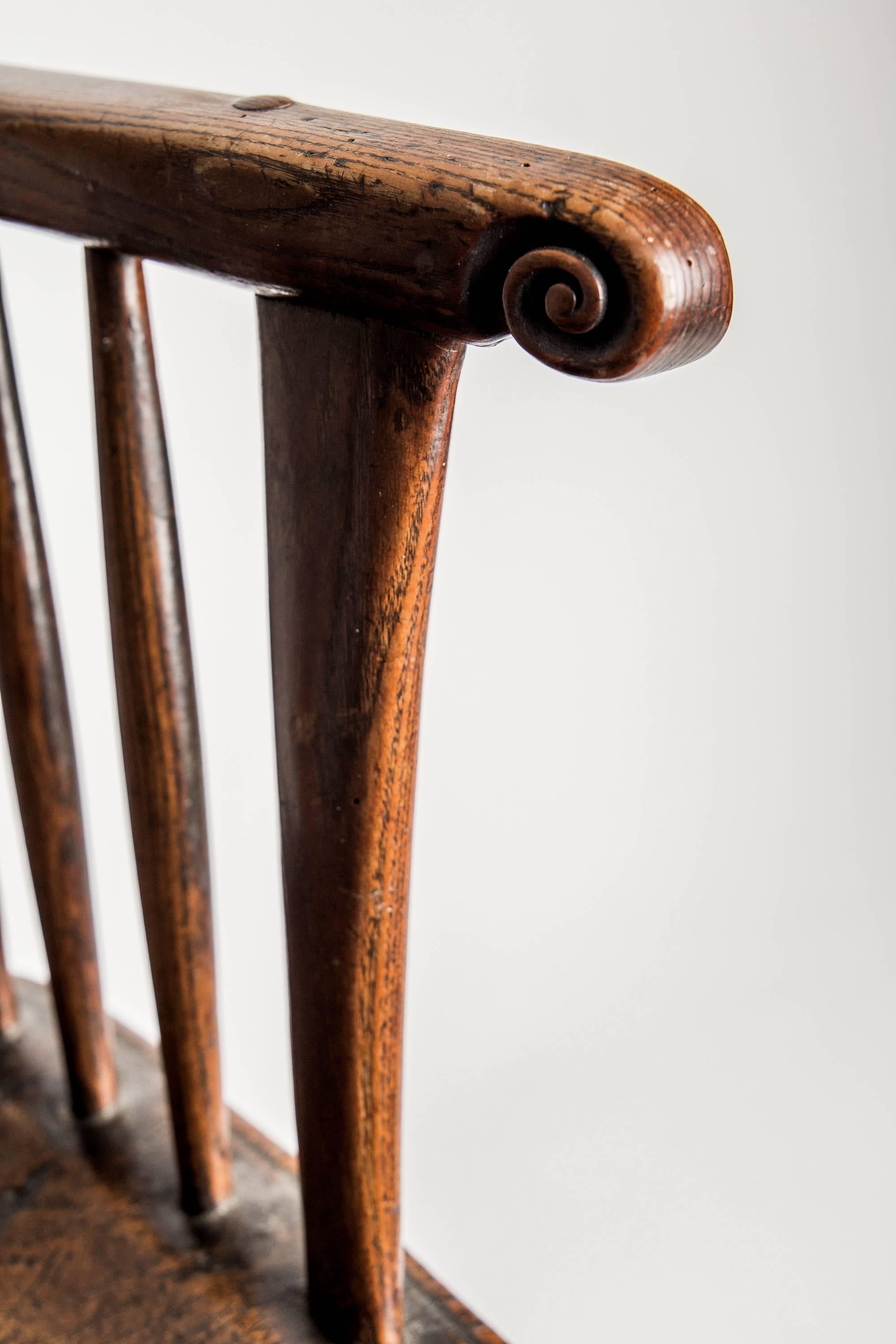 Thames Valley Fruitwood and Elm Windsor Chair, Early 18th Century 2