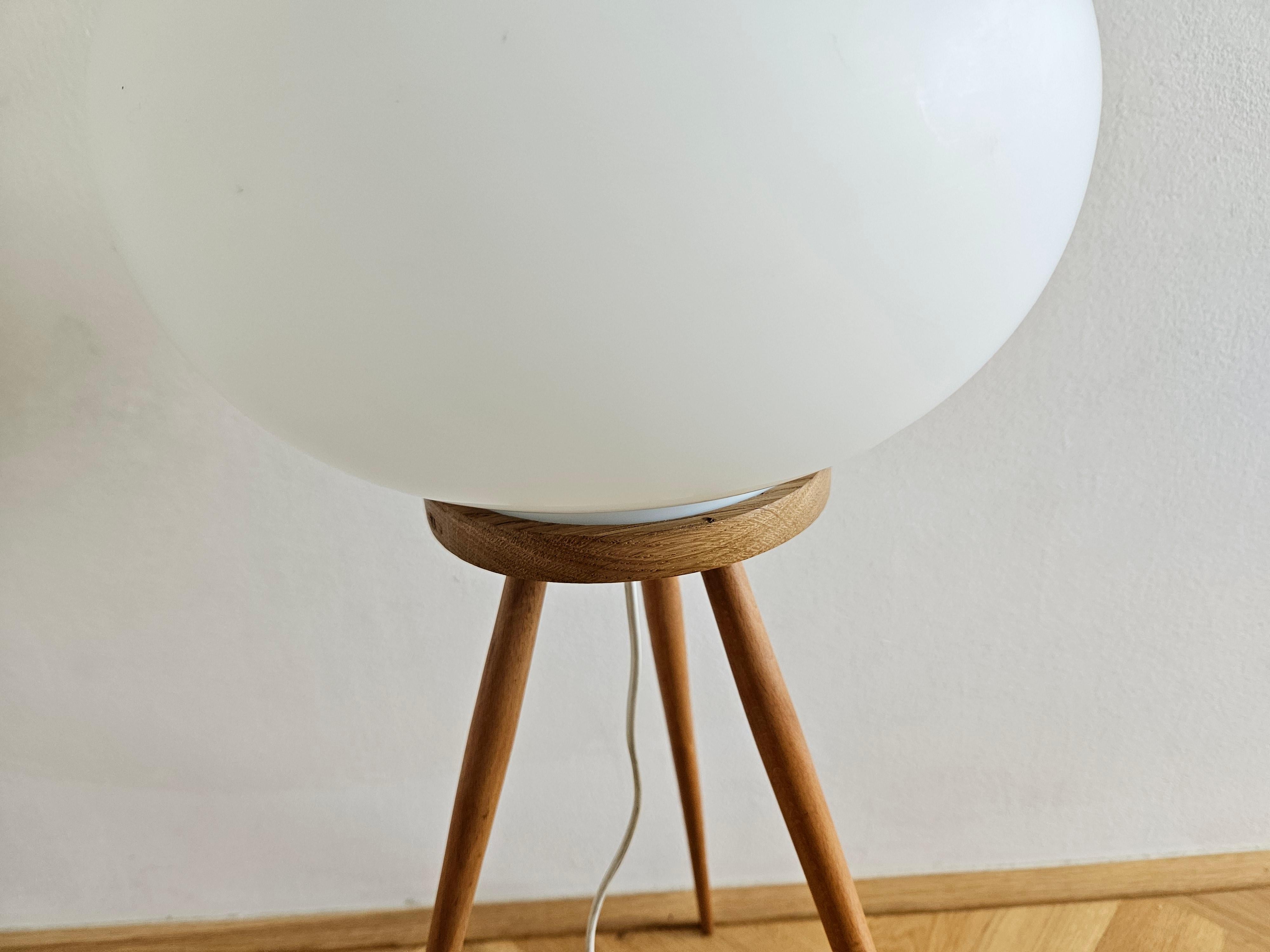 Très rare lampe tripode du milieu du siècle dernier ULUV, années 1960 en vente 10