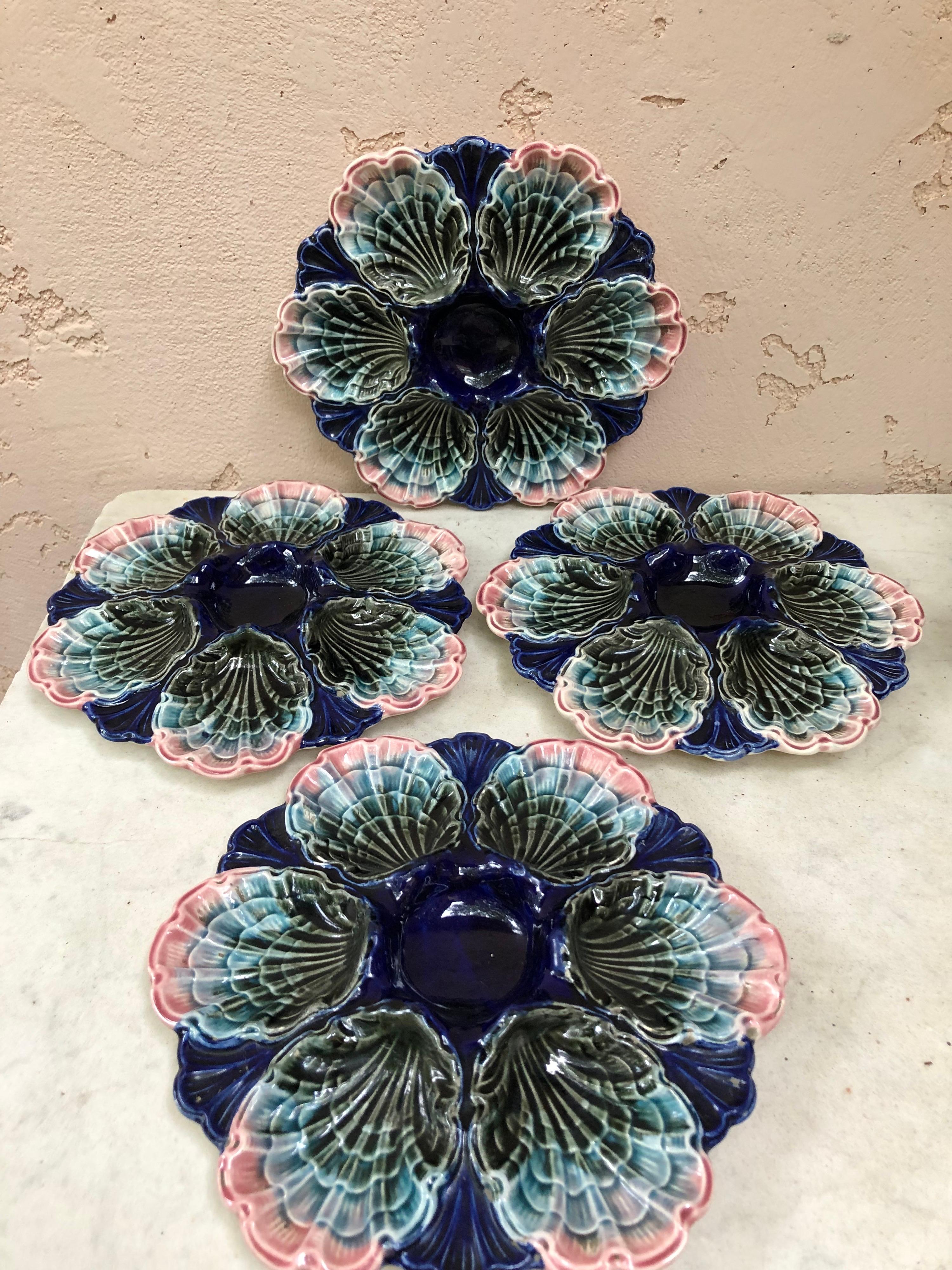 Very Rare French Majolica Oyster Plate Fives Lille, circa 1890 In Good Condition In Austin, TX