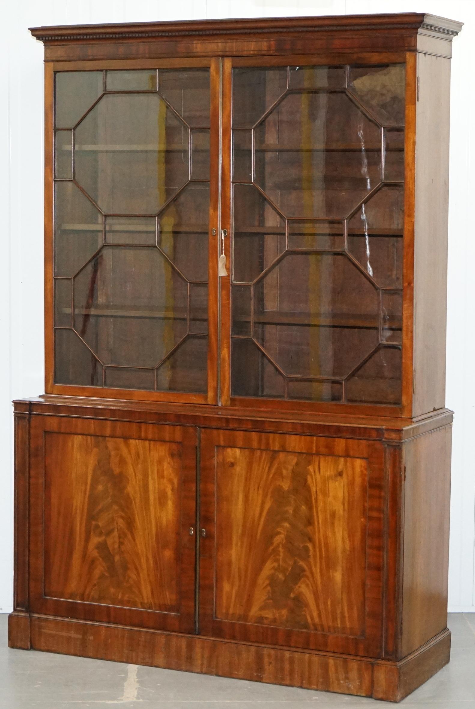 Georgian Very Rare Gillows Astral Glazed Mahogany Bookcase Cabinet Original Paper Labels