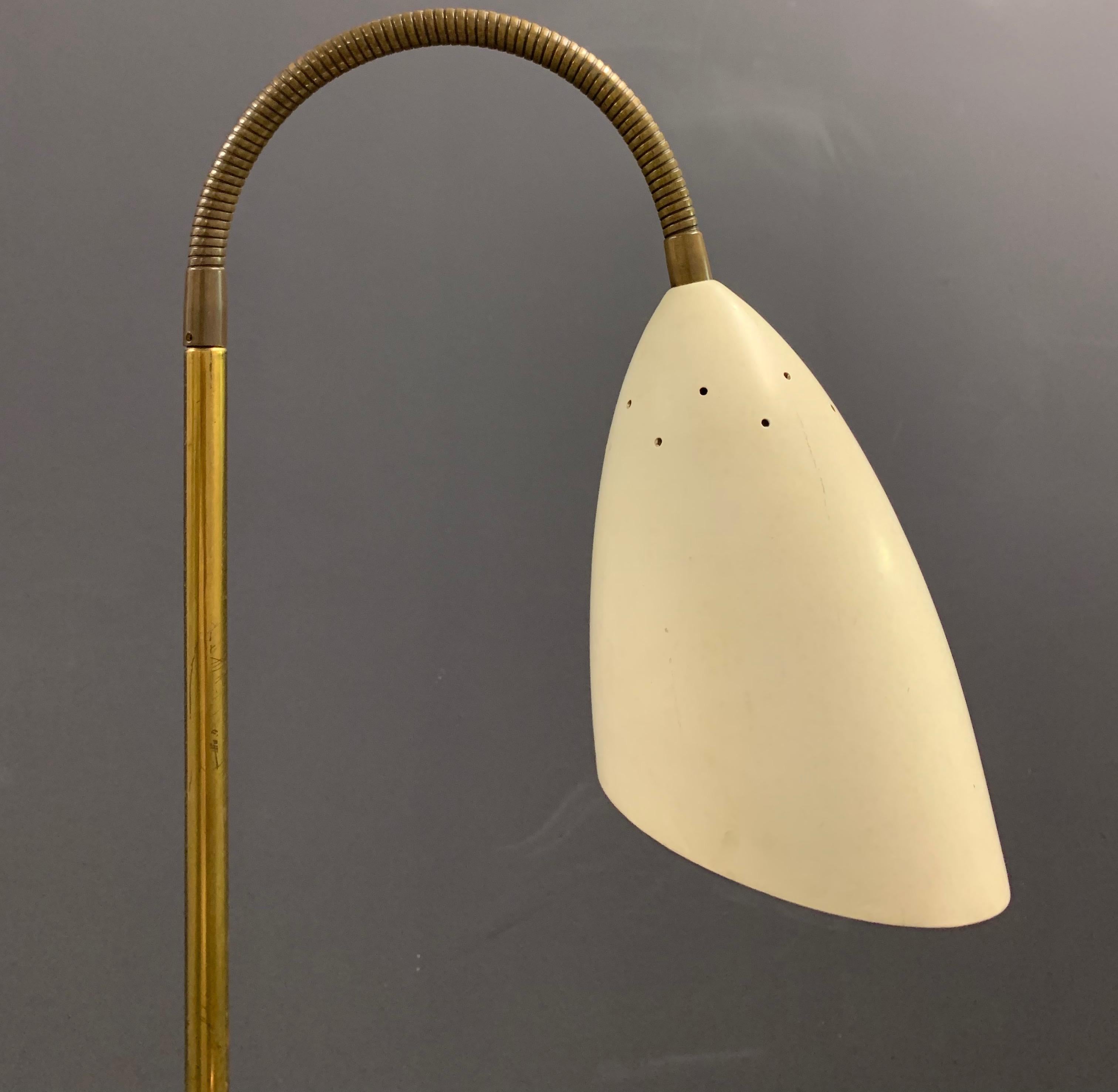 Très rare lampe de bureau Giuseppe Ostuni par Oluce Bon état - En vente à Munich, DE