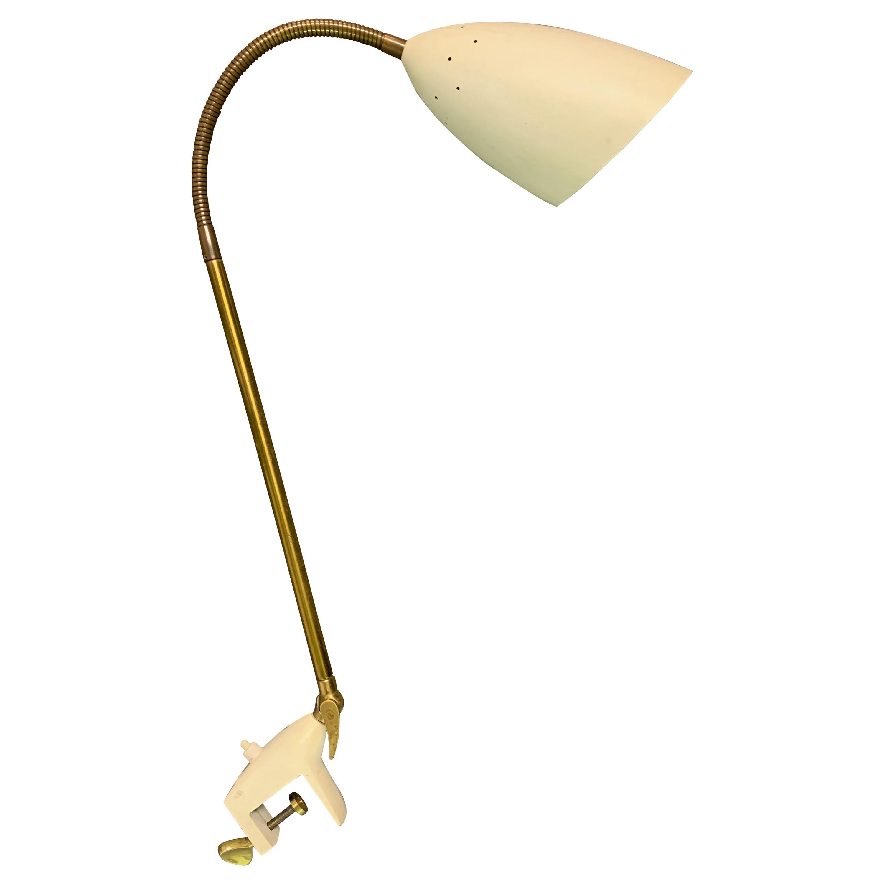 Très rare lampe de bureau Giuseppe Ostuni par Oluce en vente