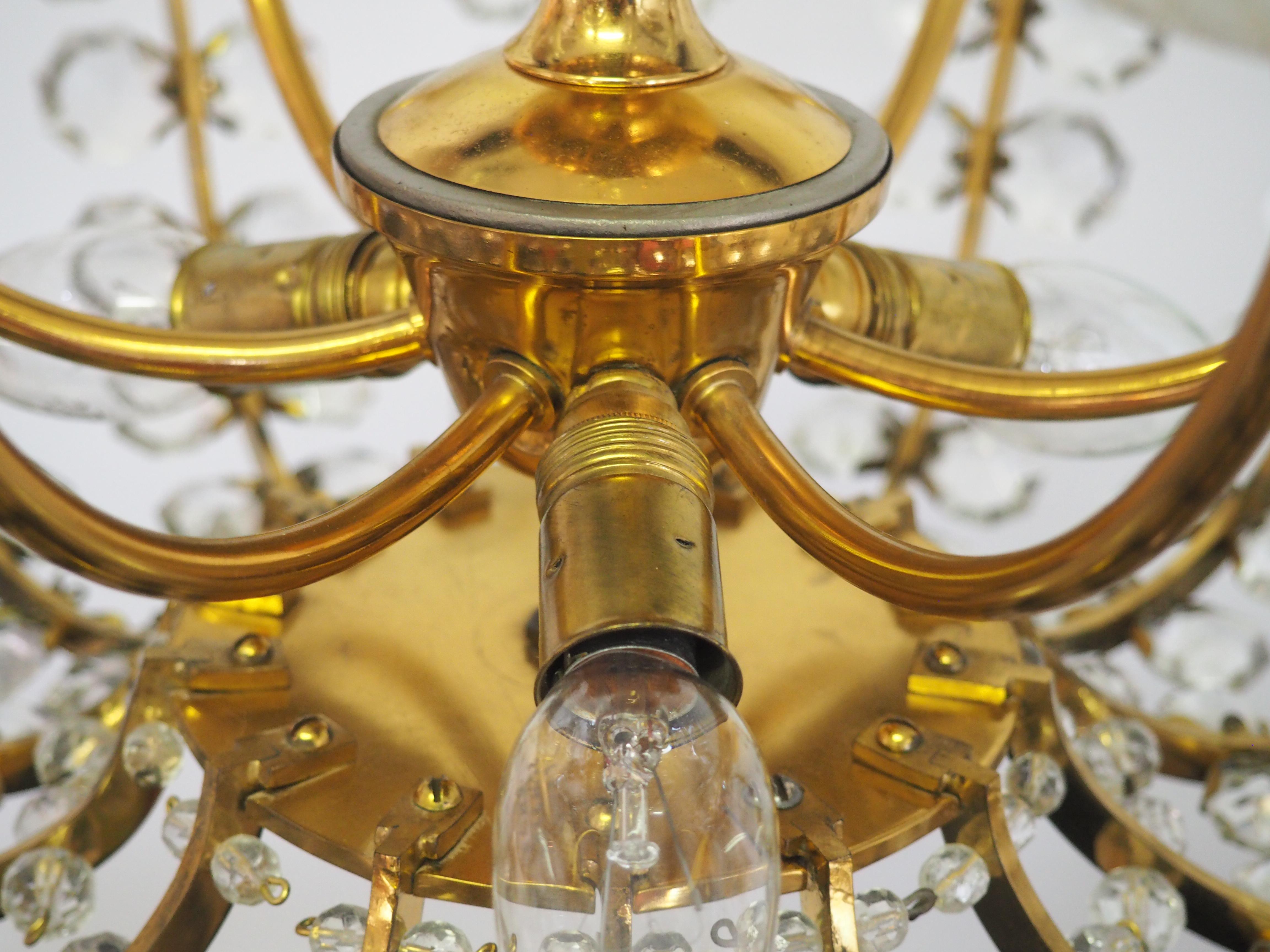 Très rare lustre en verre dans le style de Lobmeyr, vers les années 1950 en vente 9