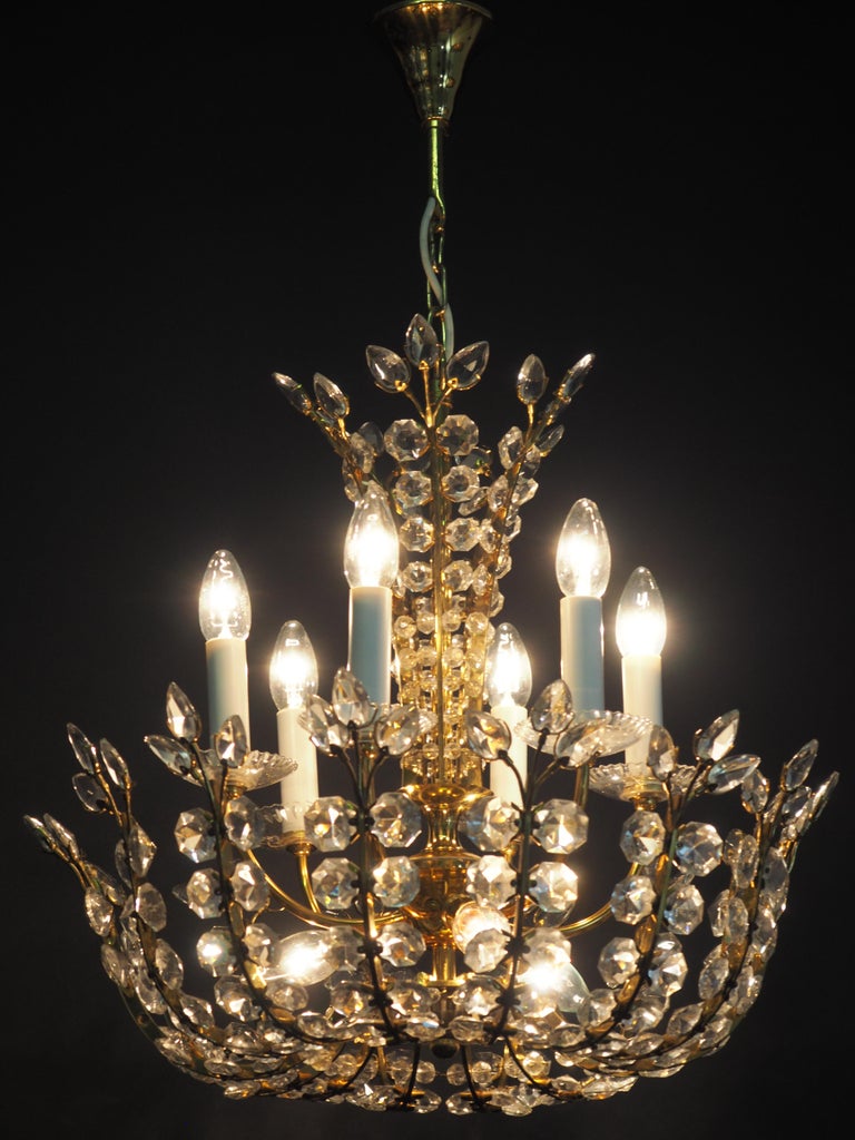 Very Rare Glass Chandelier in the Style of Lobmeyr, circa 1950s In Good Condition For Sale In Wiesbaden, Hessen