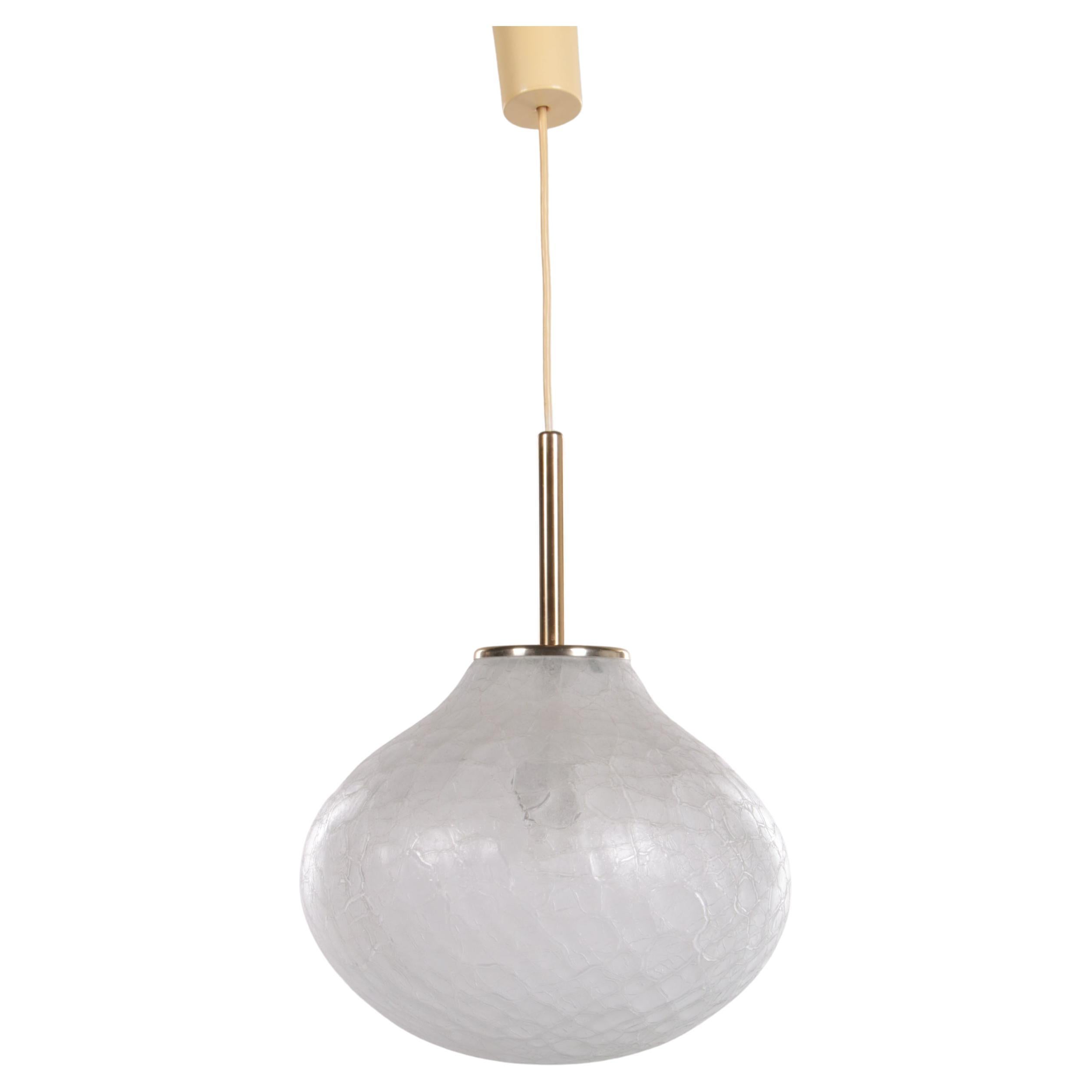 Lampe suspendue en verre très rare de Doria Leuchten, 1960, Allemagne en vente