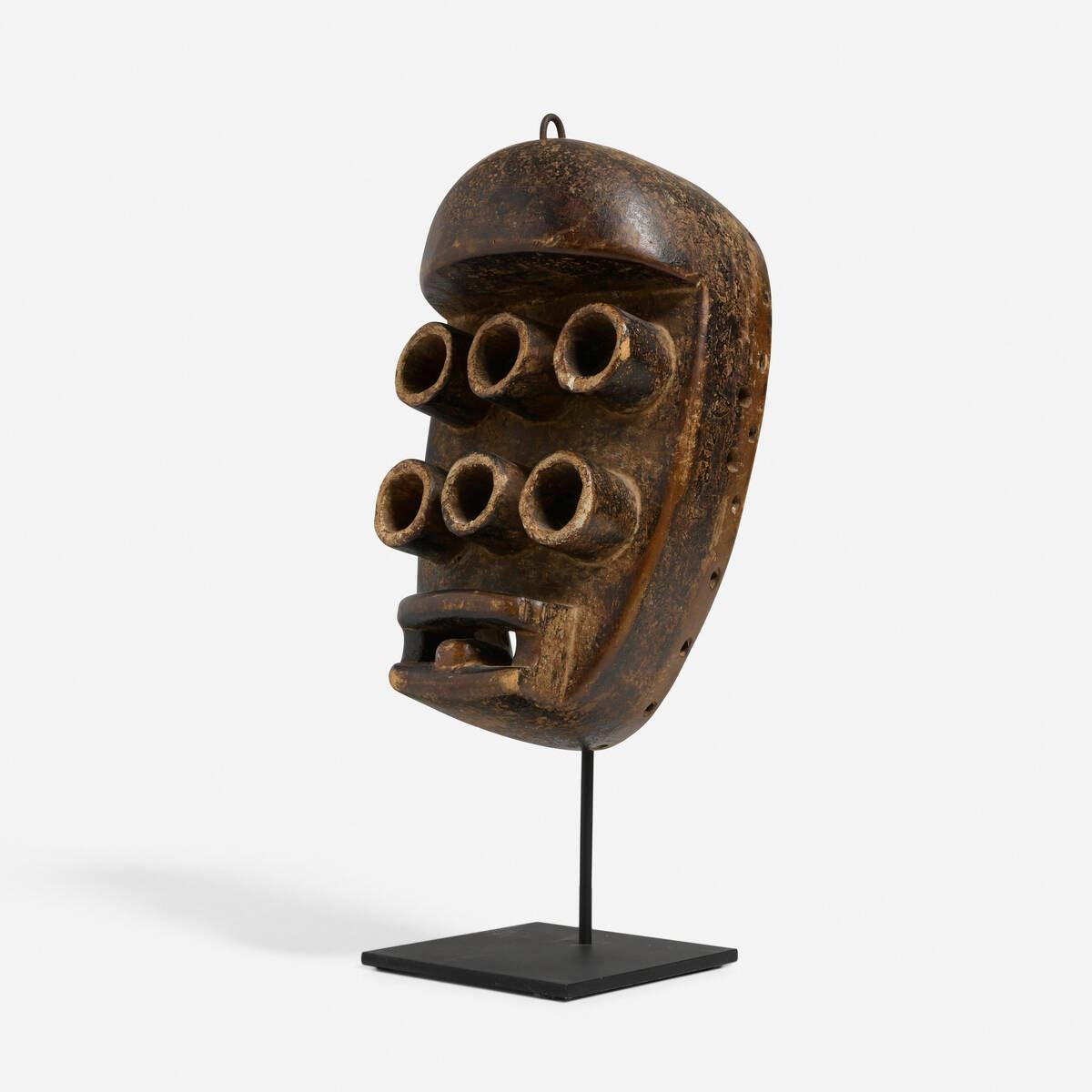 Tribal Très rare masque de cérémonie Grebo / Kru avec yeux tubulaires cubistes, Côte d'Ivoire en vente