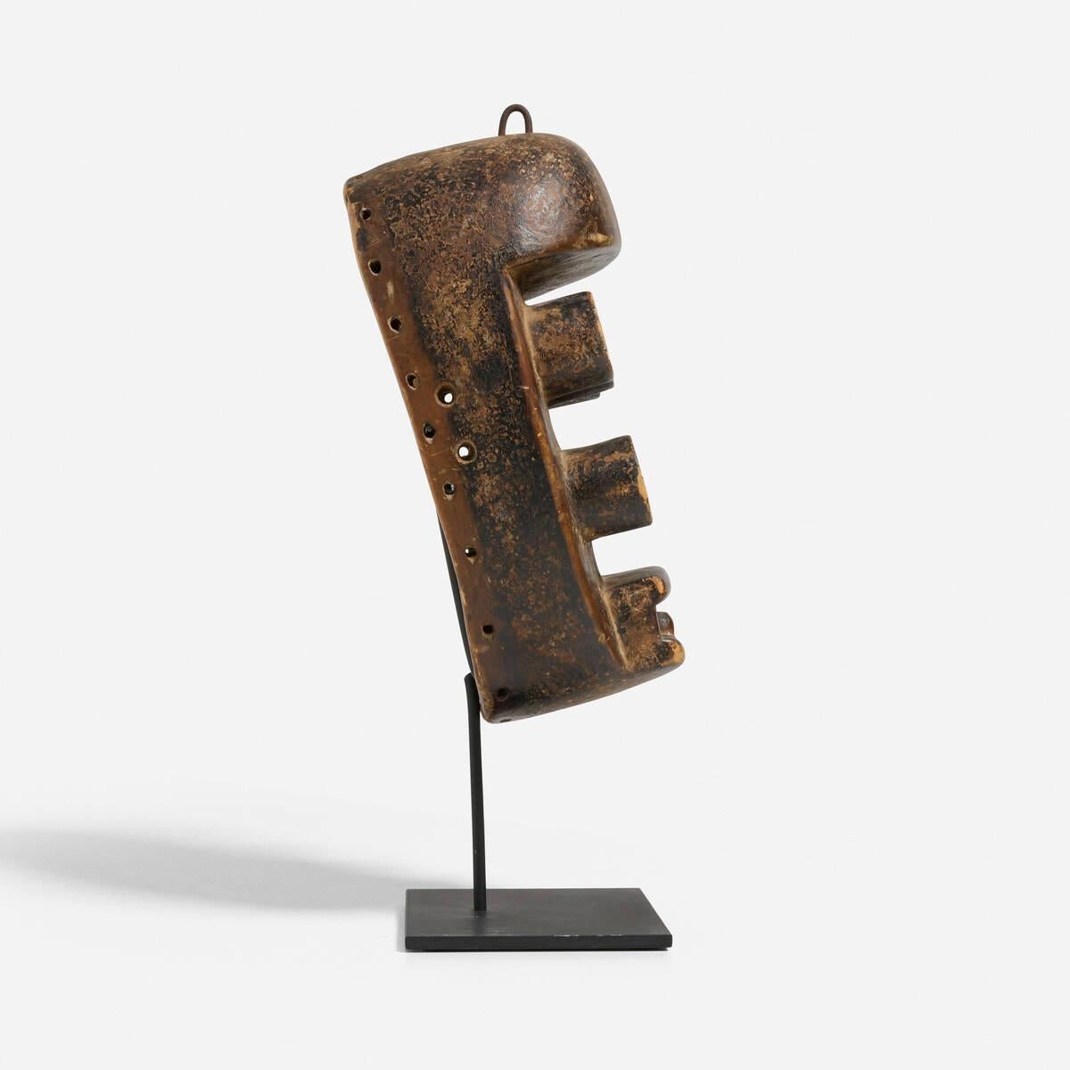 Ivoirien Très rare masque de cérémonie Grebo / Kru avec yeux tubulaires cubistes, Côte d'Ivoire en vente