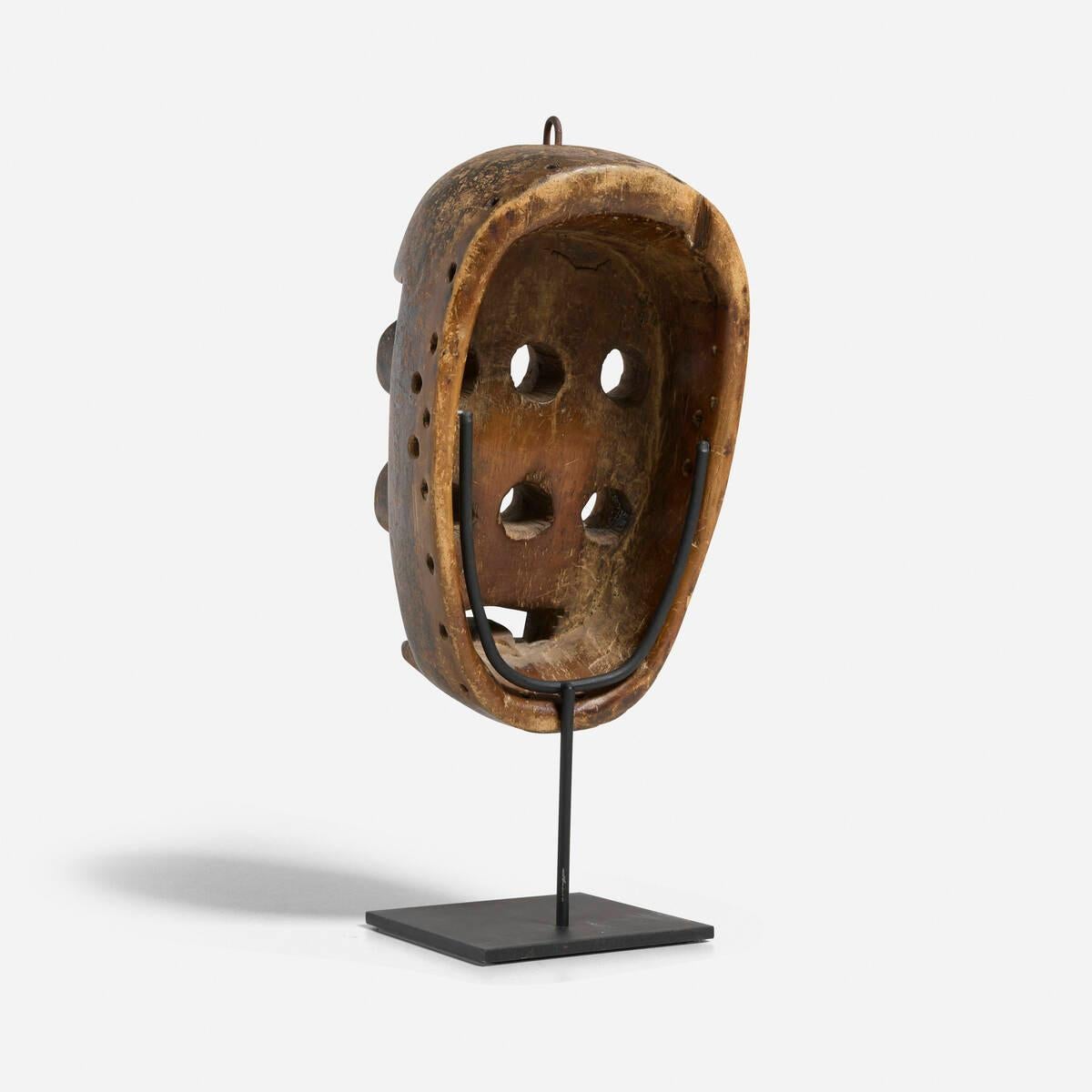 Très rare masque de cérémonie Grebo / Kru avec yeux tubulaires cubistes, Côte d'Ivoire Bon état - En vente à Bonita Springs, FL