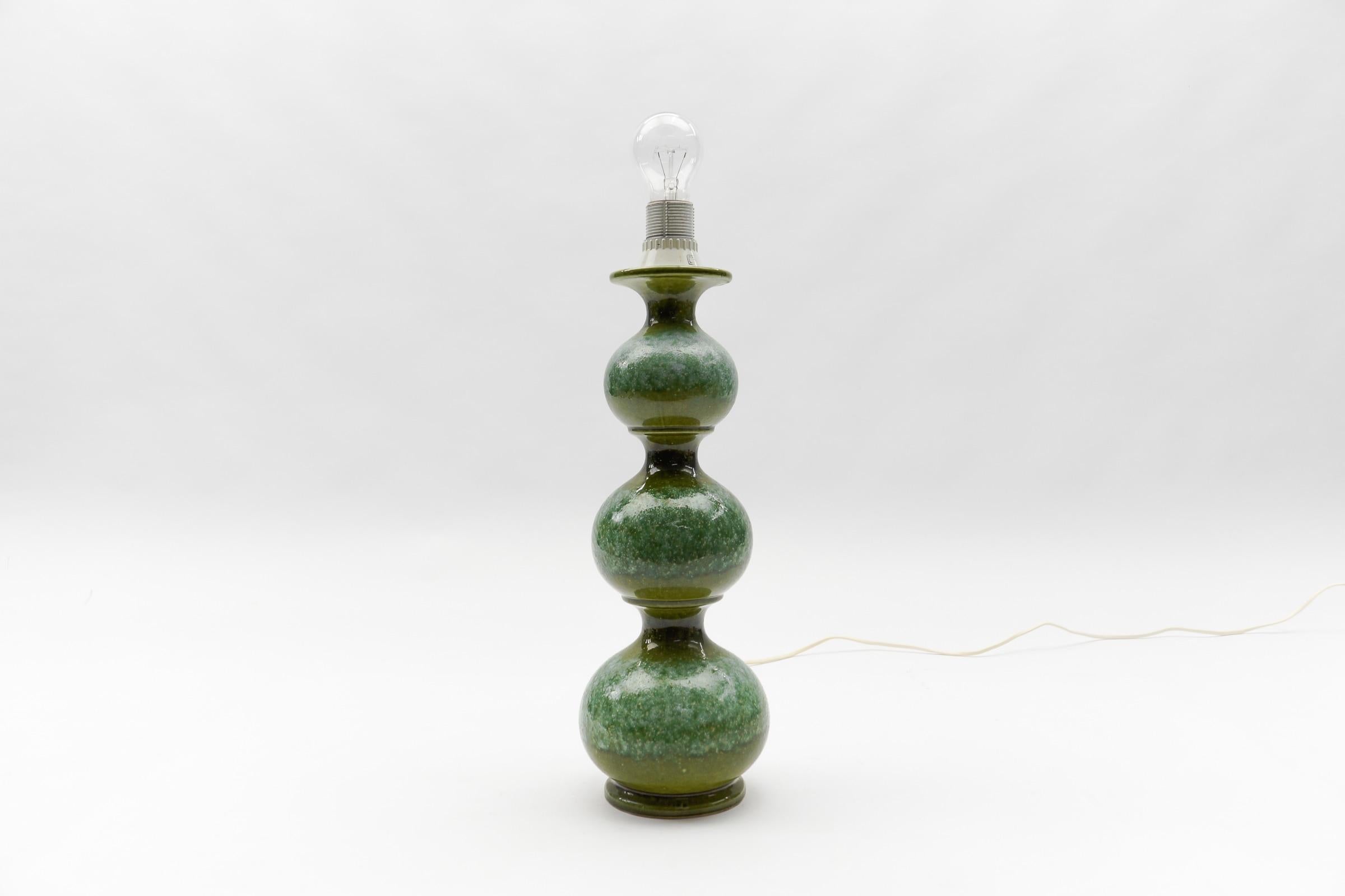 Very Rare Green Ceramic Table Lamp Base from Kaiser Leuchten, Germany 1960s In Good Condition For Sale In Nürnberg, Bayern