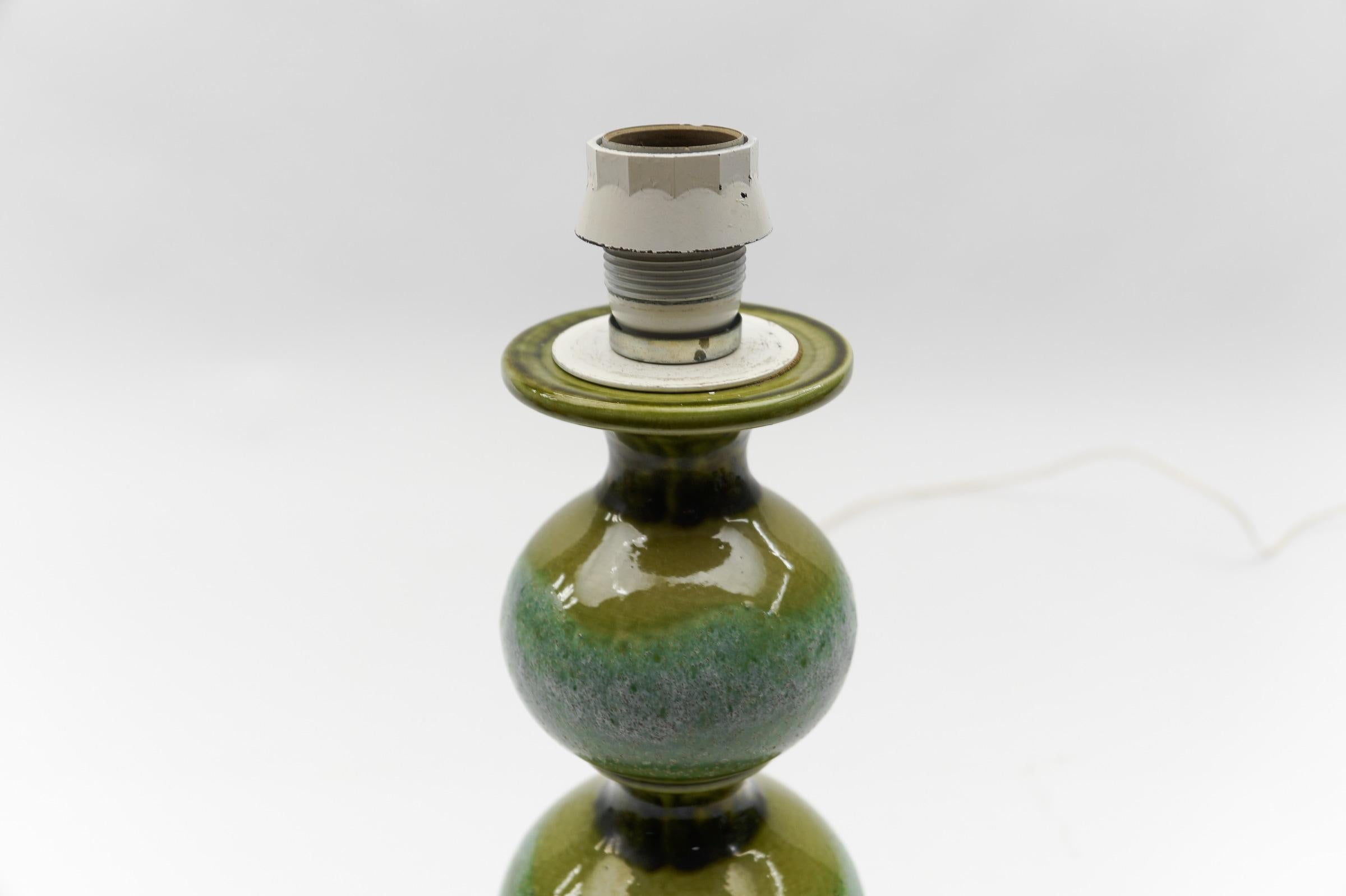 Very Rare Green Ceramic Table Lamp Base from Kaiser Leuchten, Germany 1960s - In Good Condition For Sale In Nürnberg, Bayern