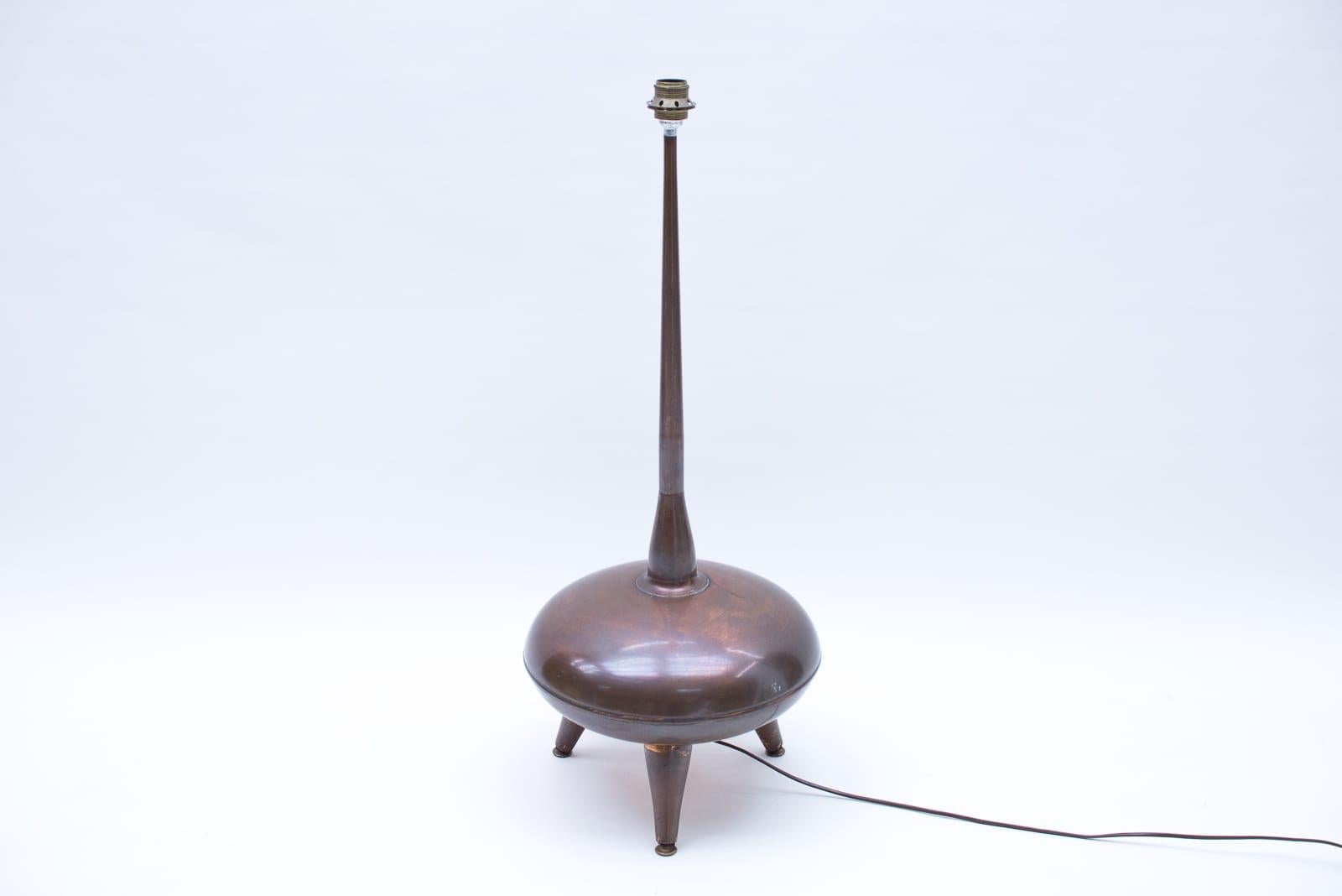 Very Rare Handmade Copper Floor Lamp from R.S.A., South Africa, 1970s In Good Condition For Sale In Nürnberg, Bayern