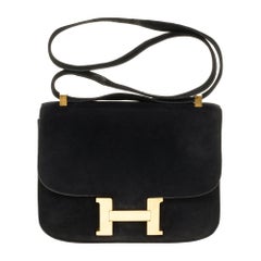 SEHR RARE Hermes Constance 23 Umhängetasche in schwarzem Wildleder und Gold Hardware!