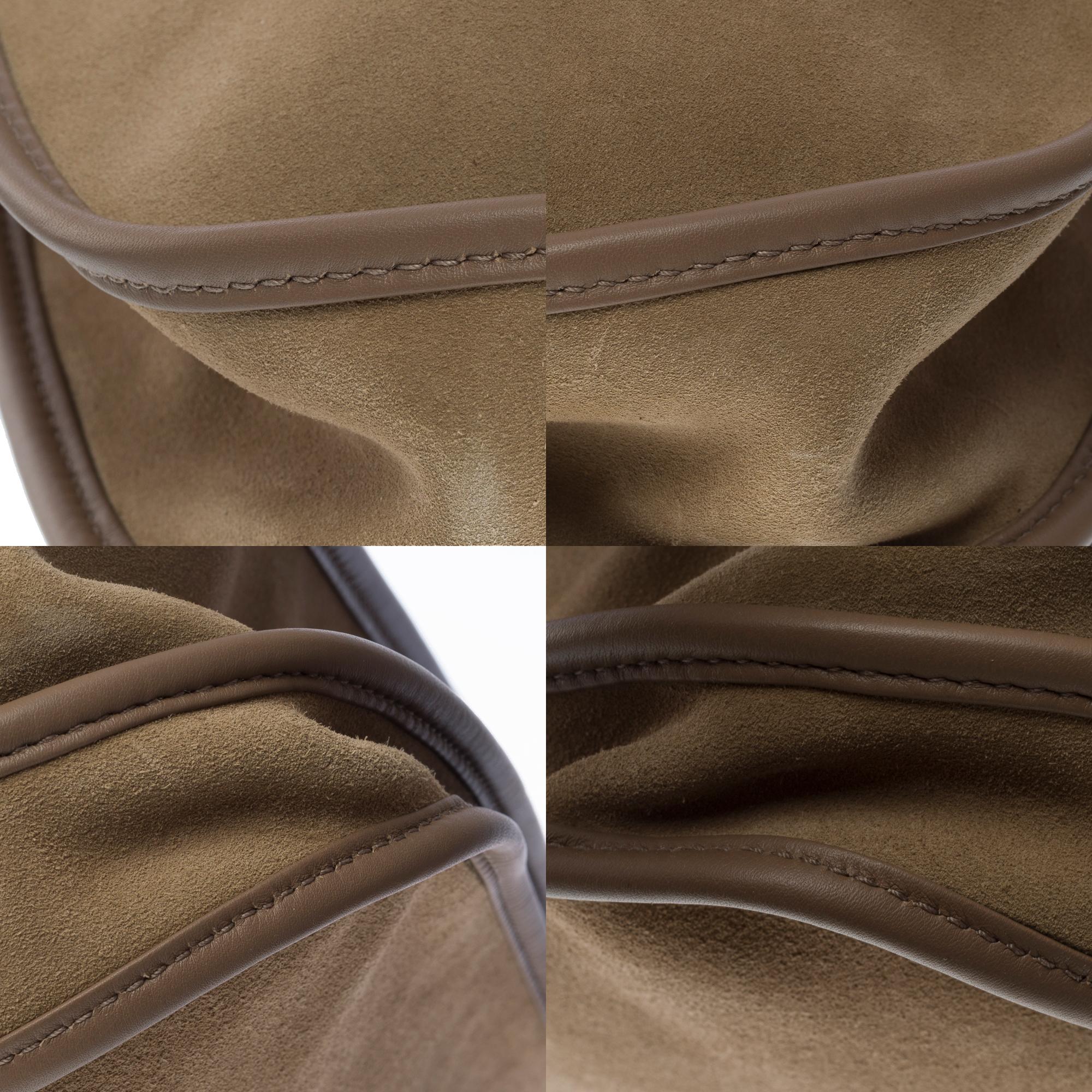 Very Rare Hermès Evelyne TGM shoulder bag in etoupe Doblis suede, SHW 7