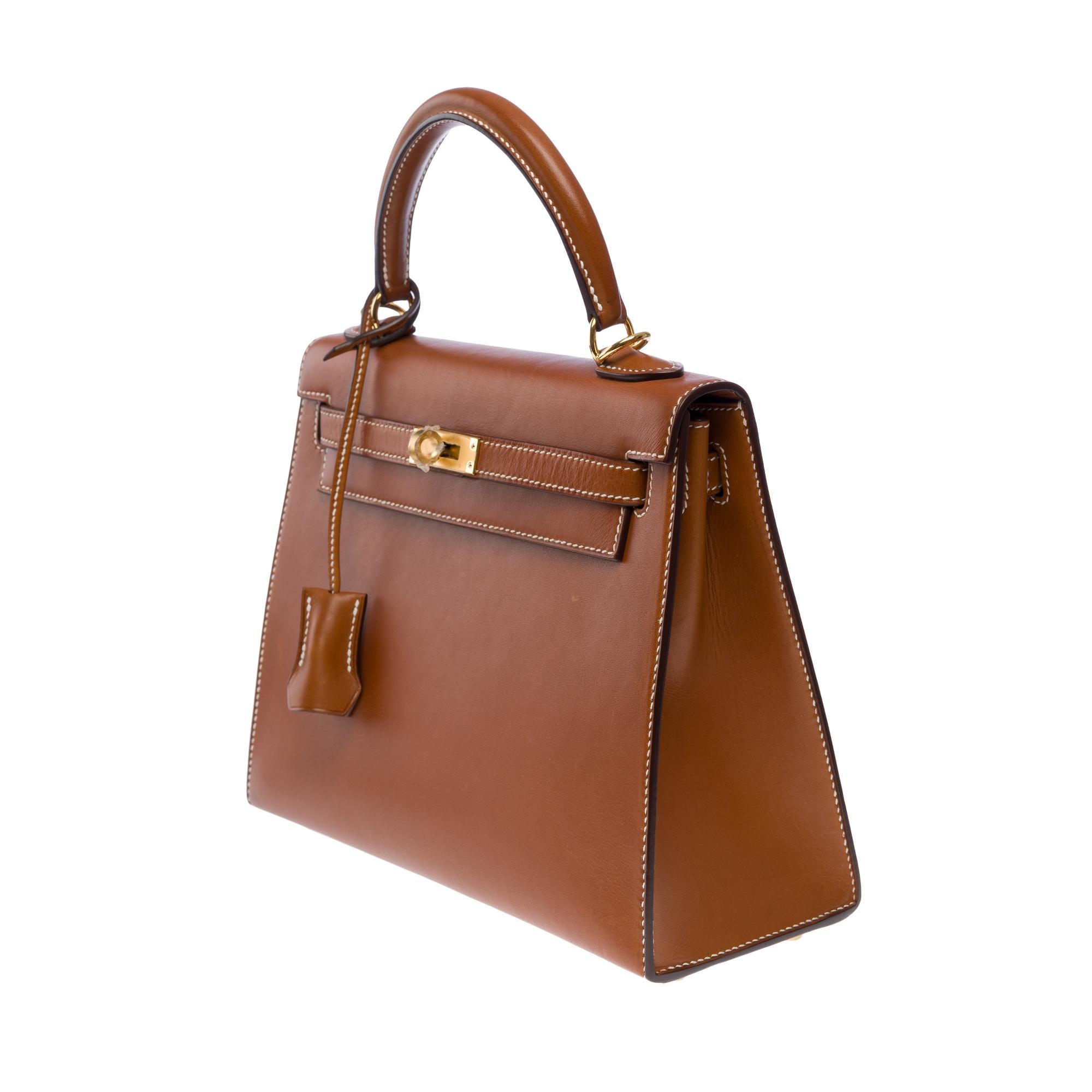 Very Rare Hermès Kelly 25 sellier handbag strap in Gold Barenia leather, GHW 1