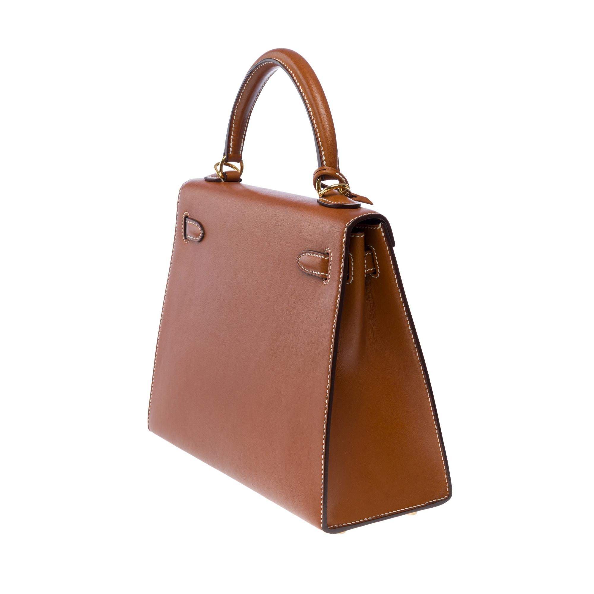 Very Rare Hermès Kelly 25 sellier handbag strap in Gold Barenia leather, GHW 2