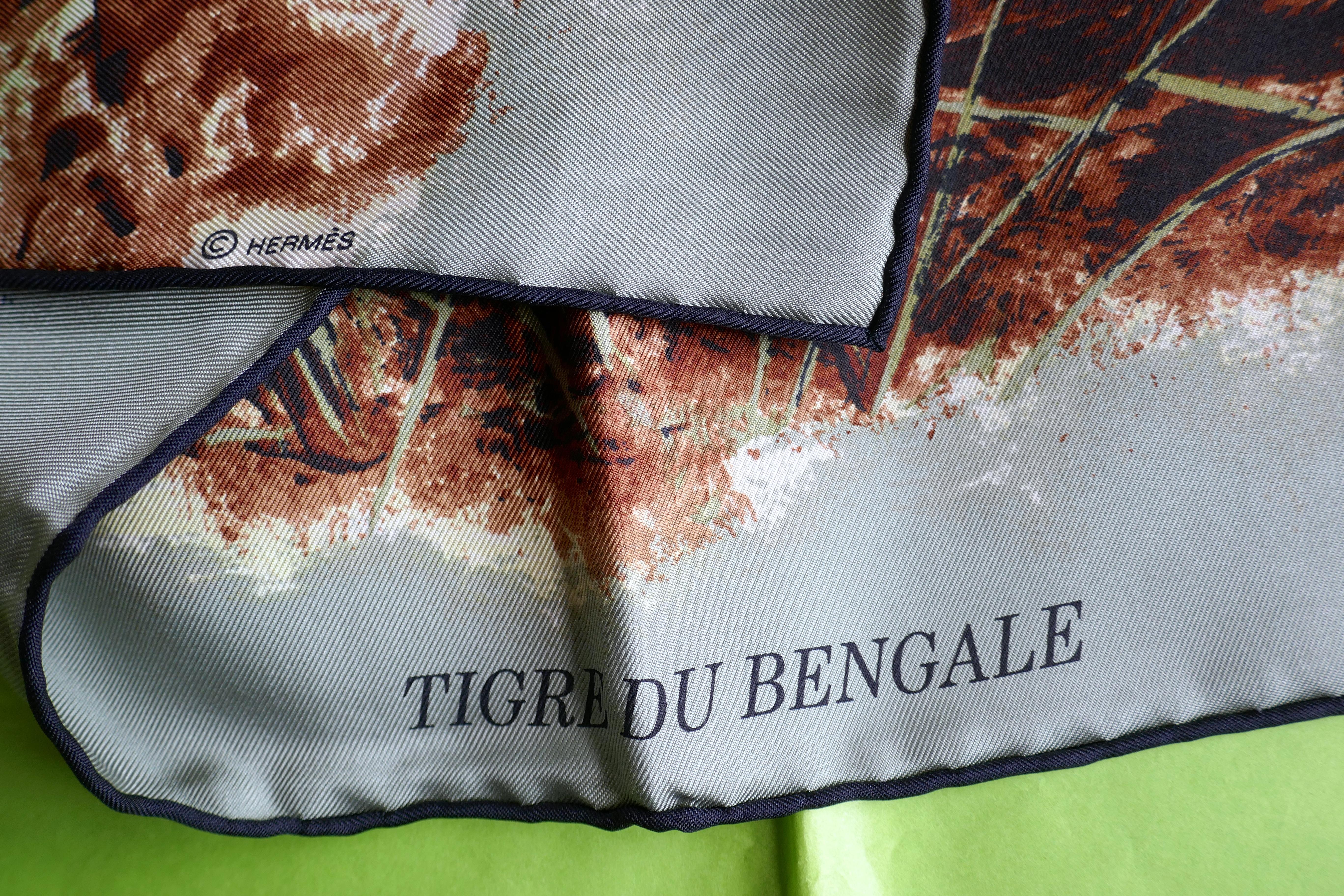 Très rare écharpe en soie Hermès Le Tigre du Benagale de Robert Dallet 7